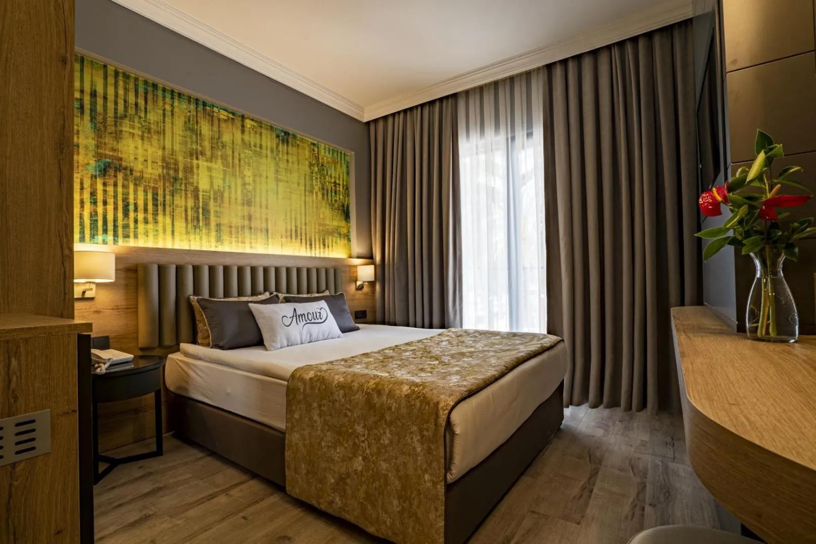 Bedroom, Bed in Side Amour Hotel