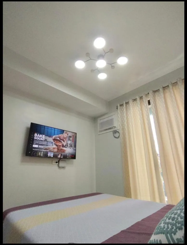 Bed in Summer10th Pinesuites Scandi Minimalist Deluxe