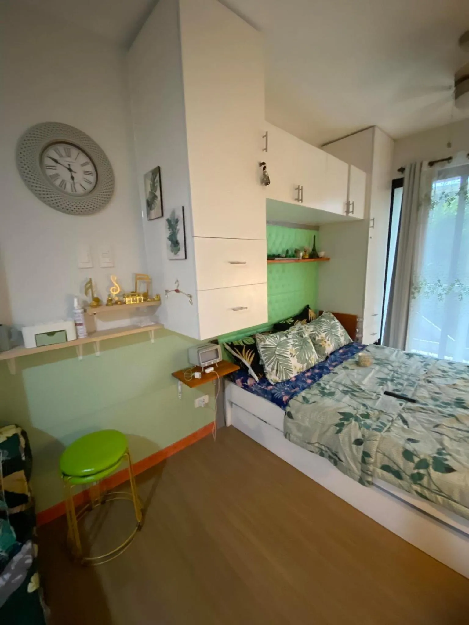 Bed in Summer10th Pinesuites Scandi Minimalist Deluxe