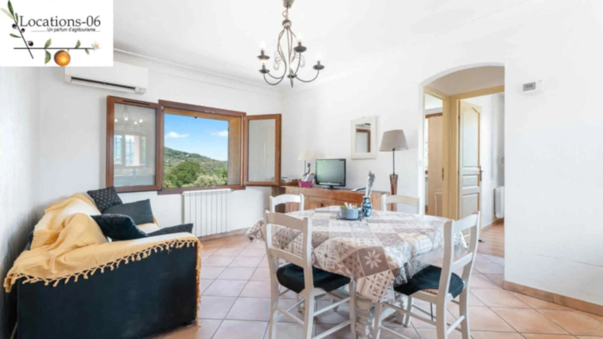 Living room in Holidays In Provence Alpes Maritimes