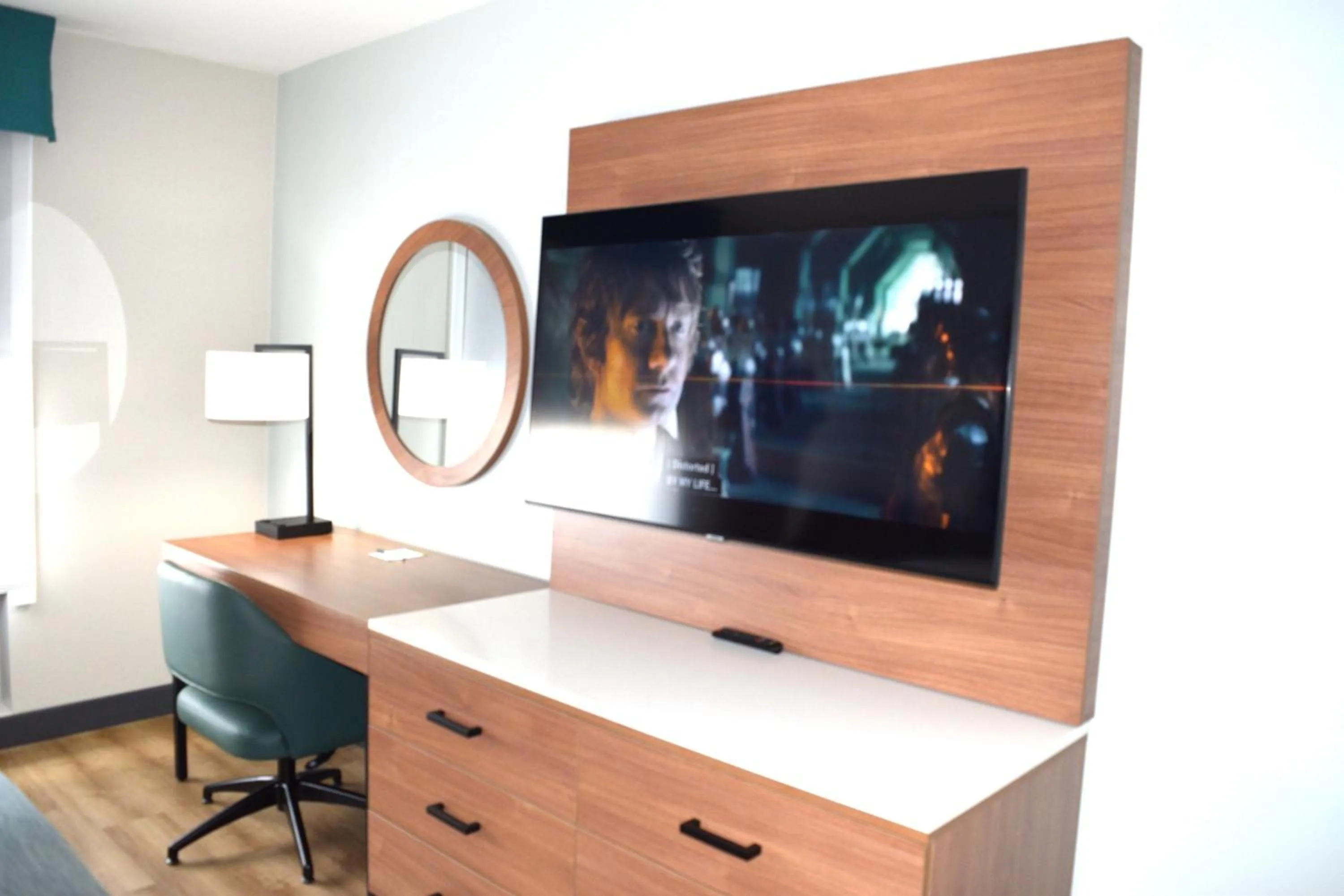 TV and multimedia in Wingate by Wyndham Parkersburg-Vienna