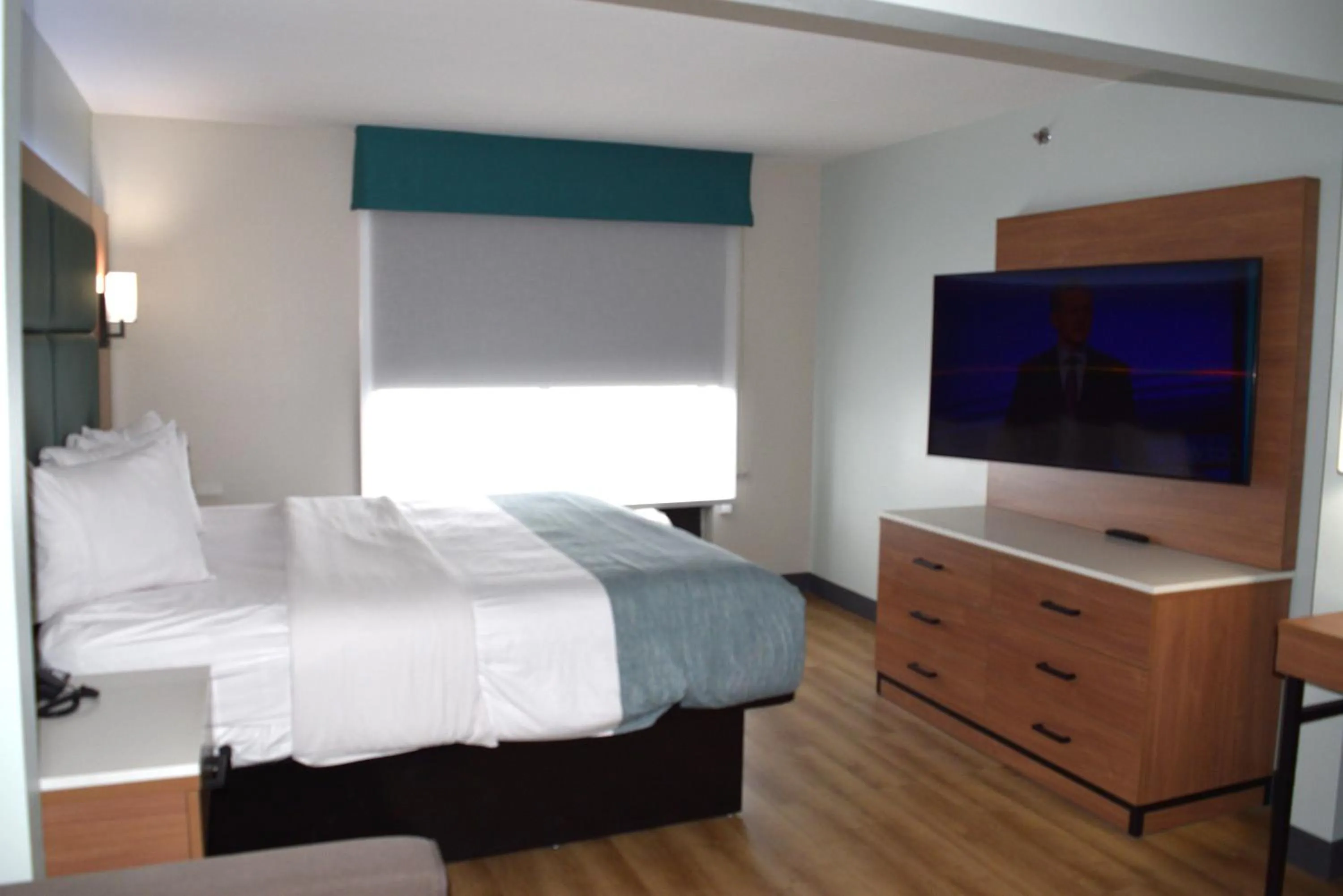 Photo of the whole room, Bed in Wingate by Wyndham Parkersburg-Vienna