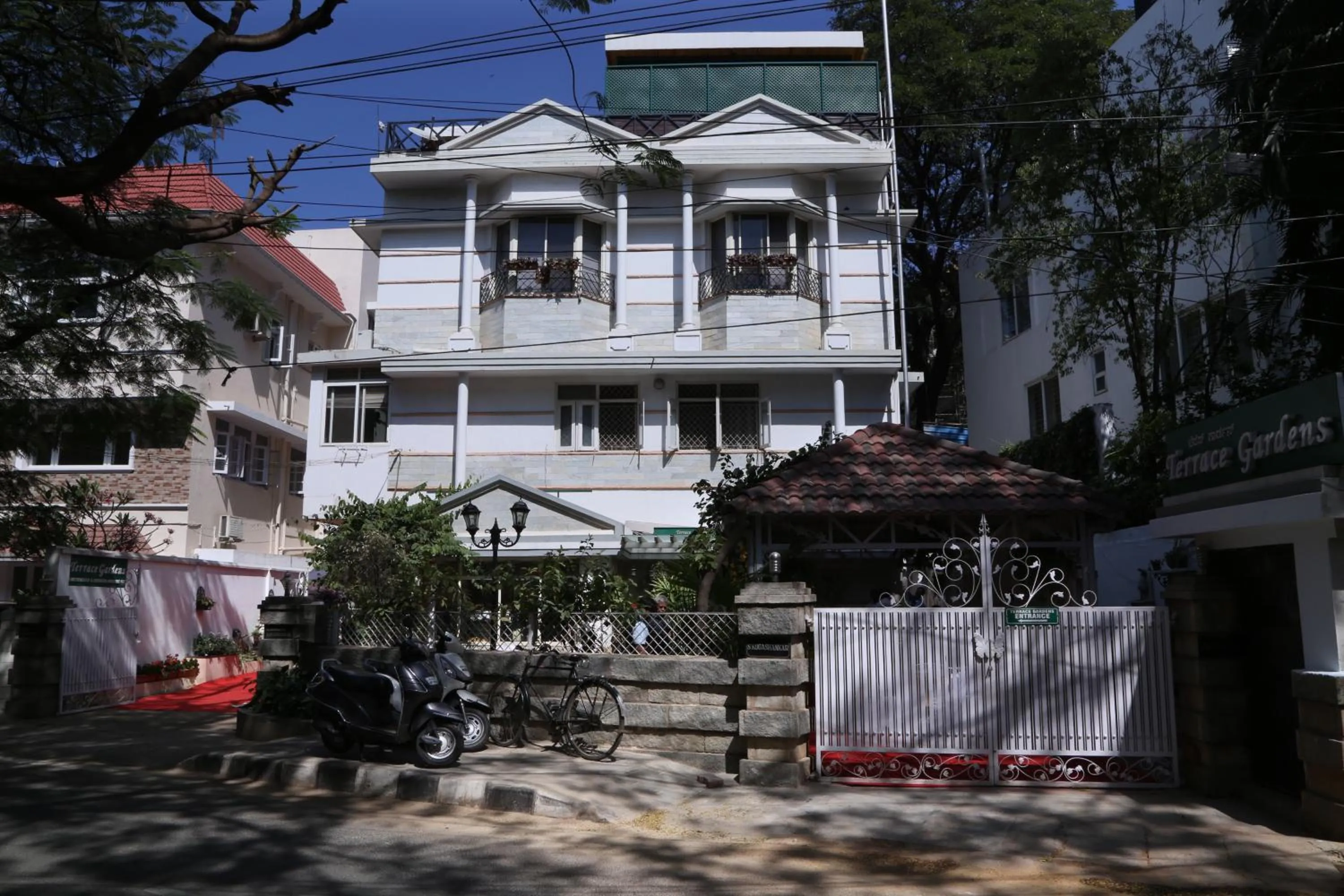 Facade/entrance in Terrace Gardens