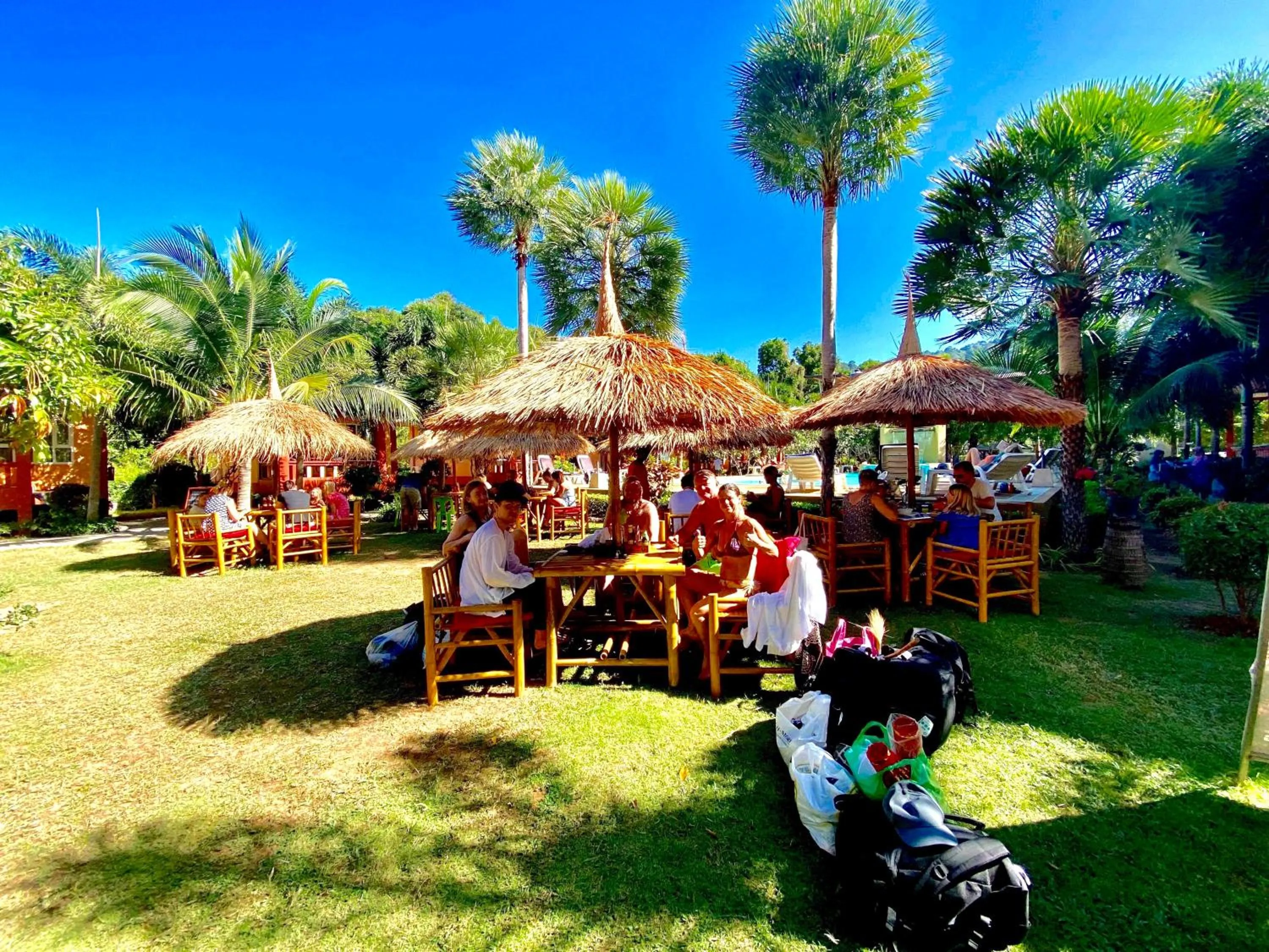 Garden in Peaceful Resort , Long Beach - Koh Lanta