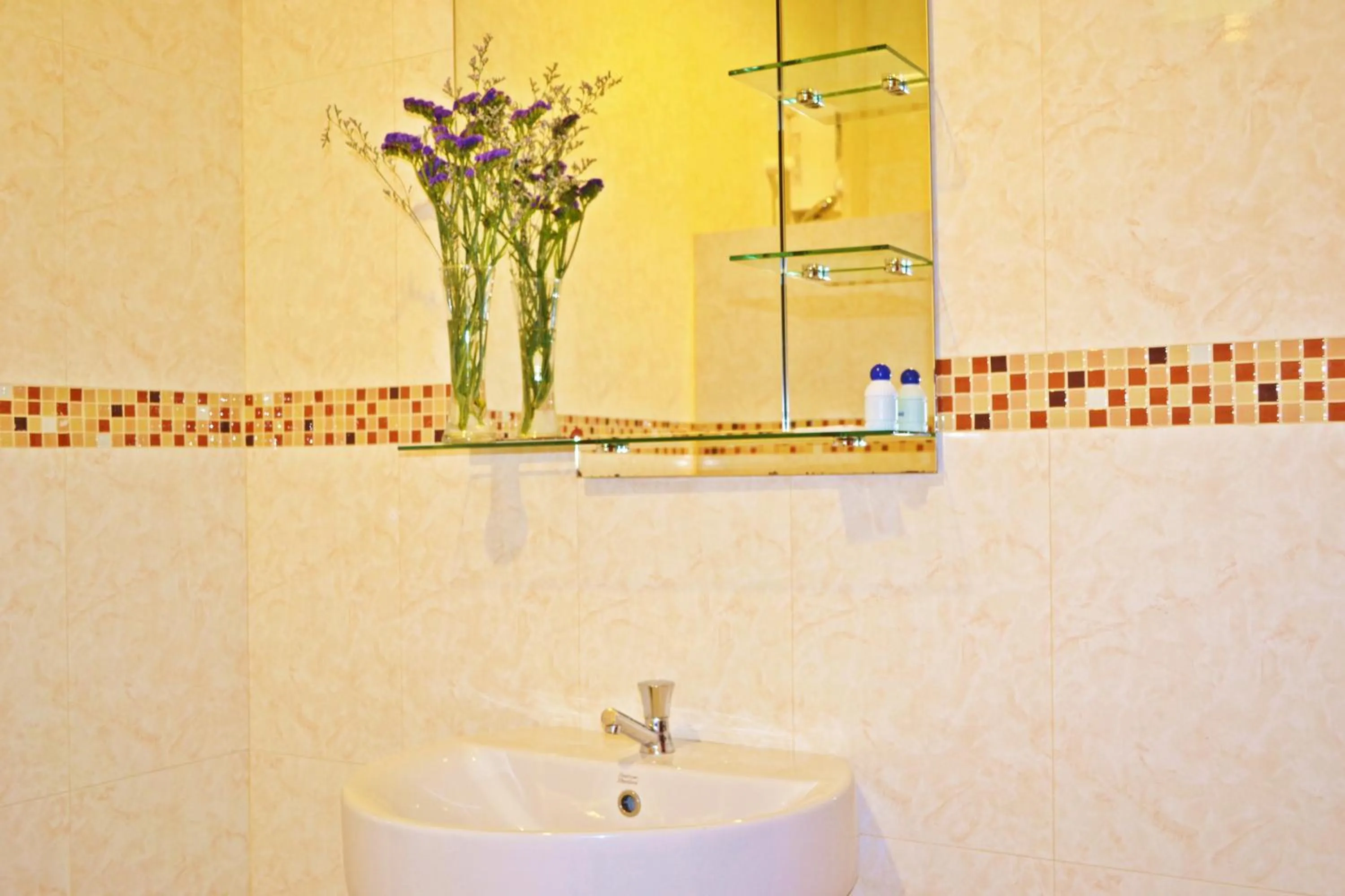 Bathroom in Peaceful Resort , Long Beach - Koh Lanta