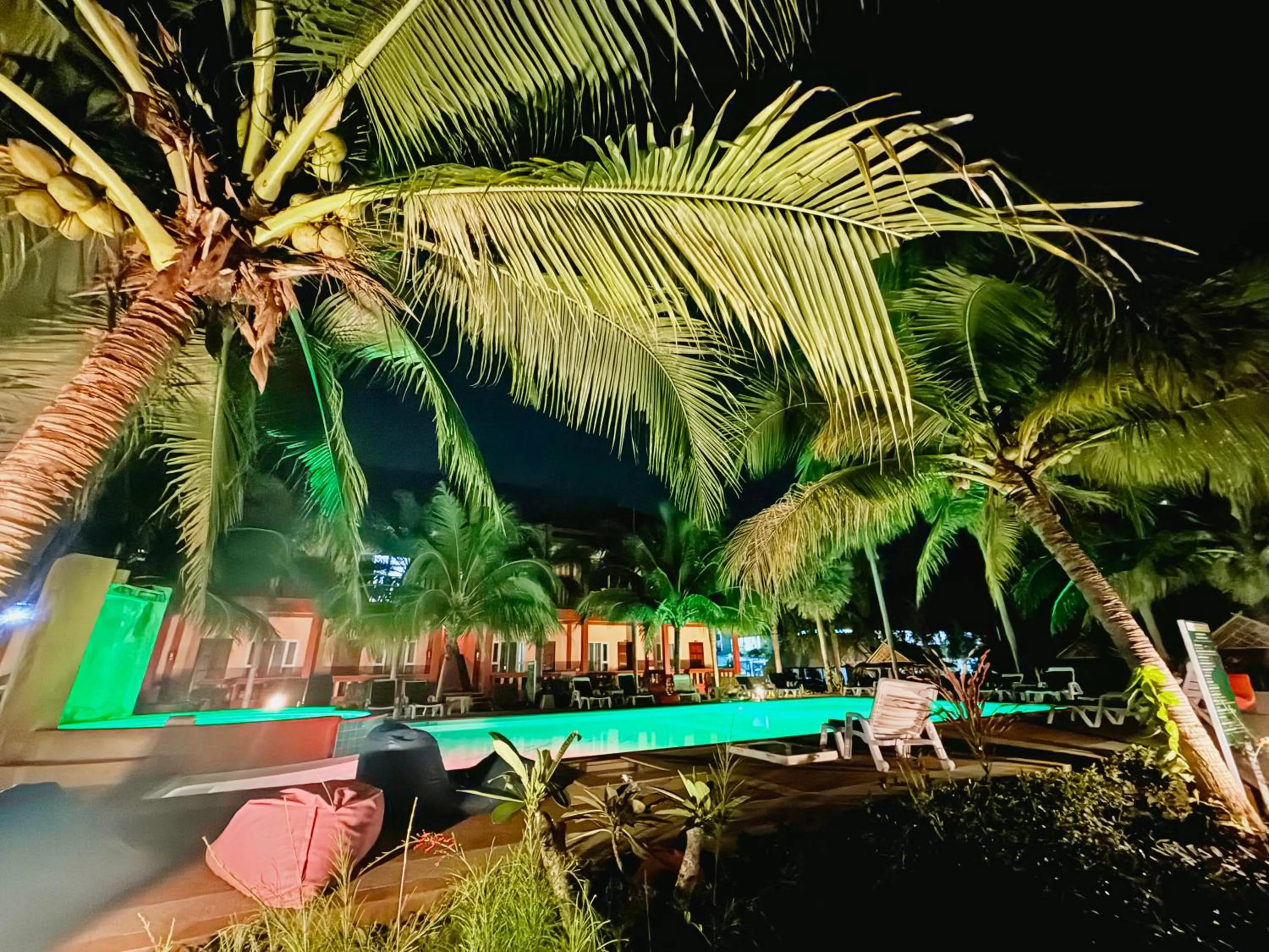 Night in Peaceful Resort , Long Beach - Koh Lanta