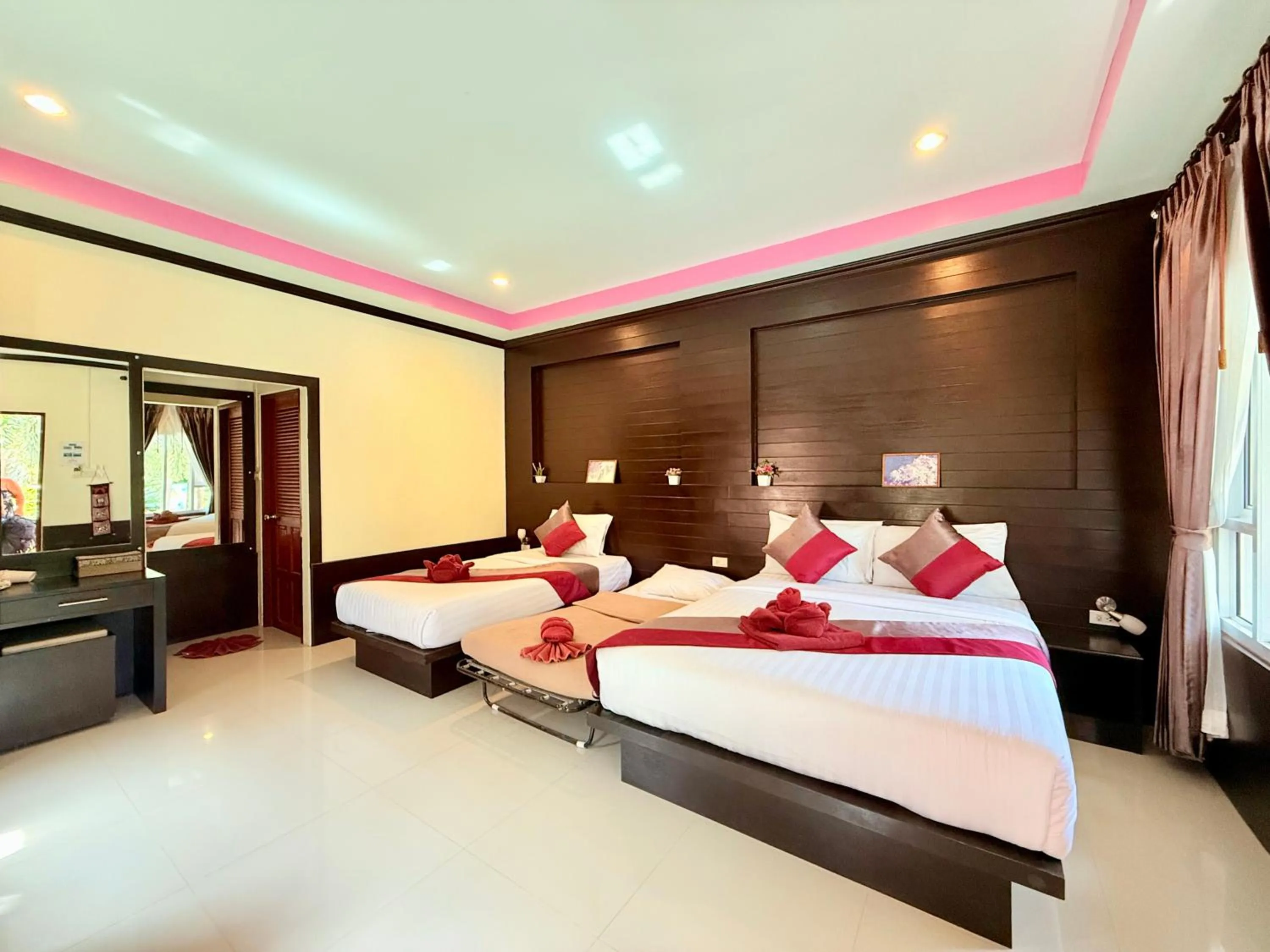 Bed in Peaceful Resort , Long Beach - Koh Lanta