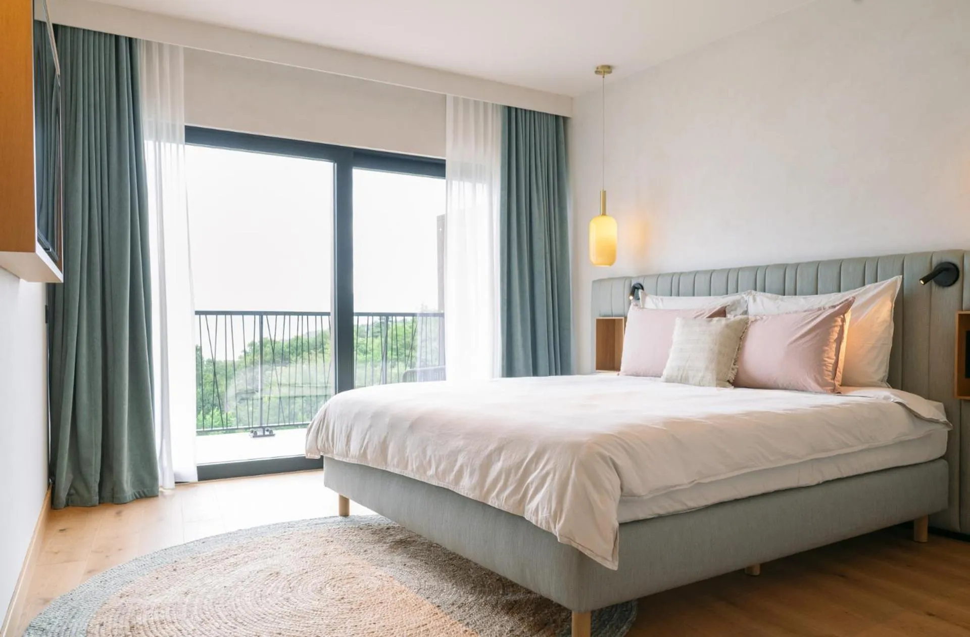 Bedroom, Bed in A-ROSA Gardasee