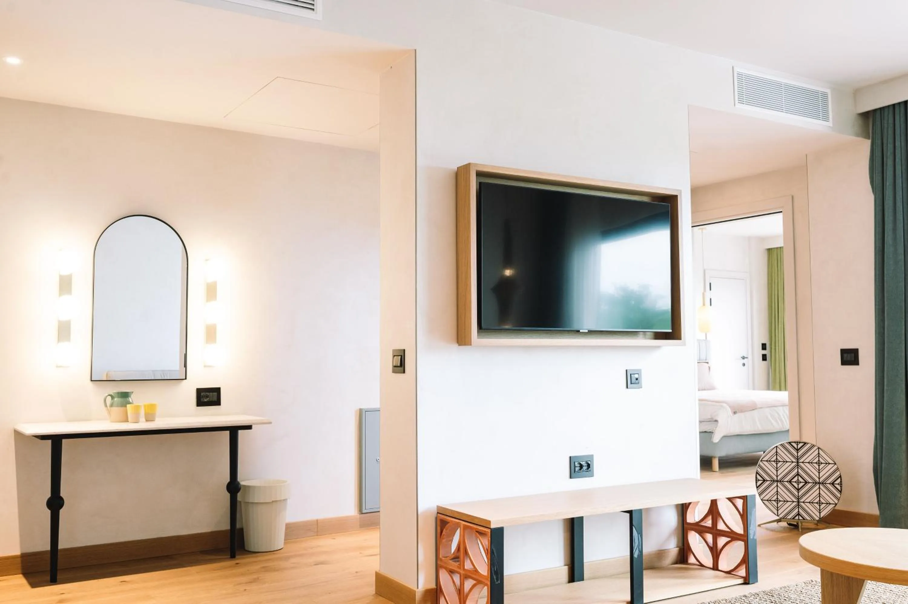 Photo of the whole room in A-ROSA Gardasee