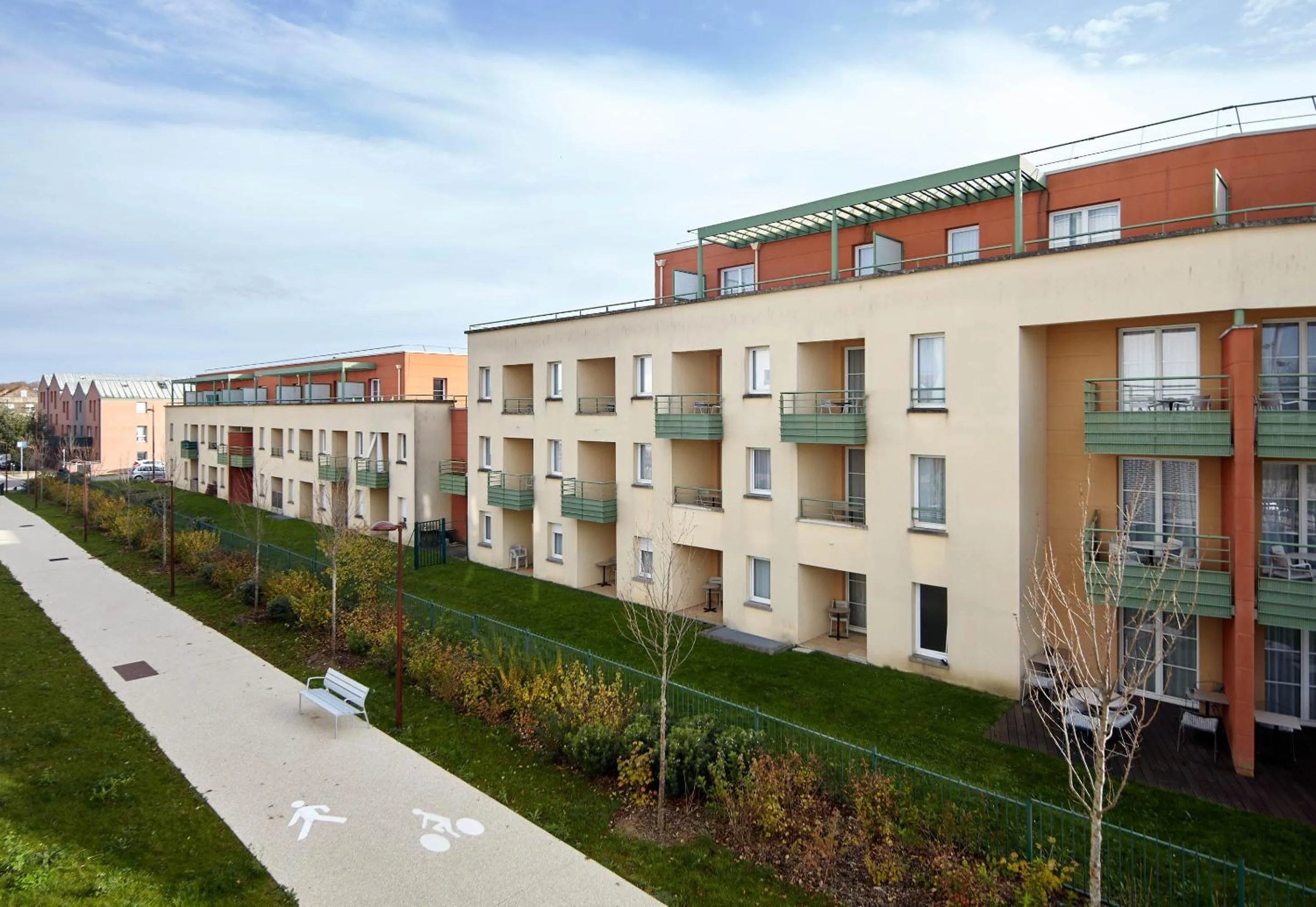 Property building in B&B HOTEL Bois d'Arcy Saint Quentin en Yvelines