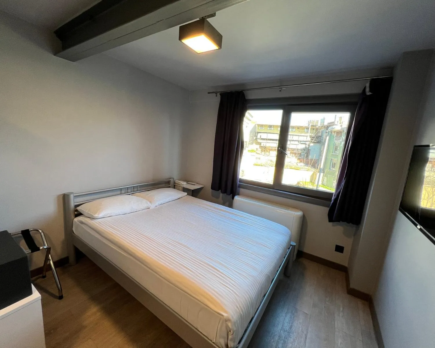 Bed in Eresin Hotels Express