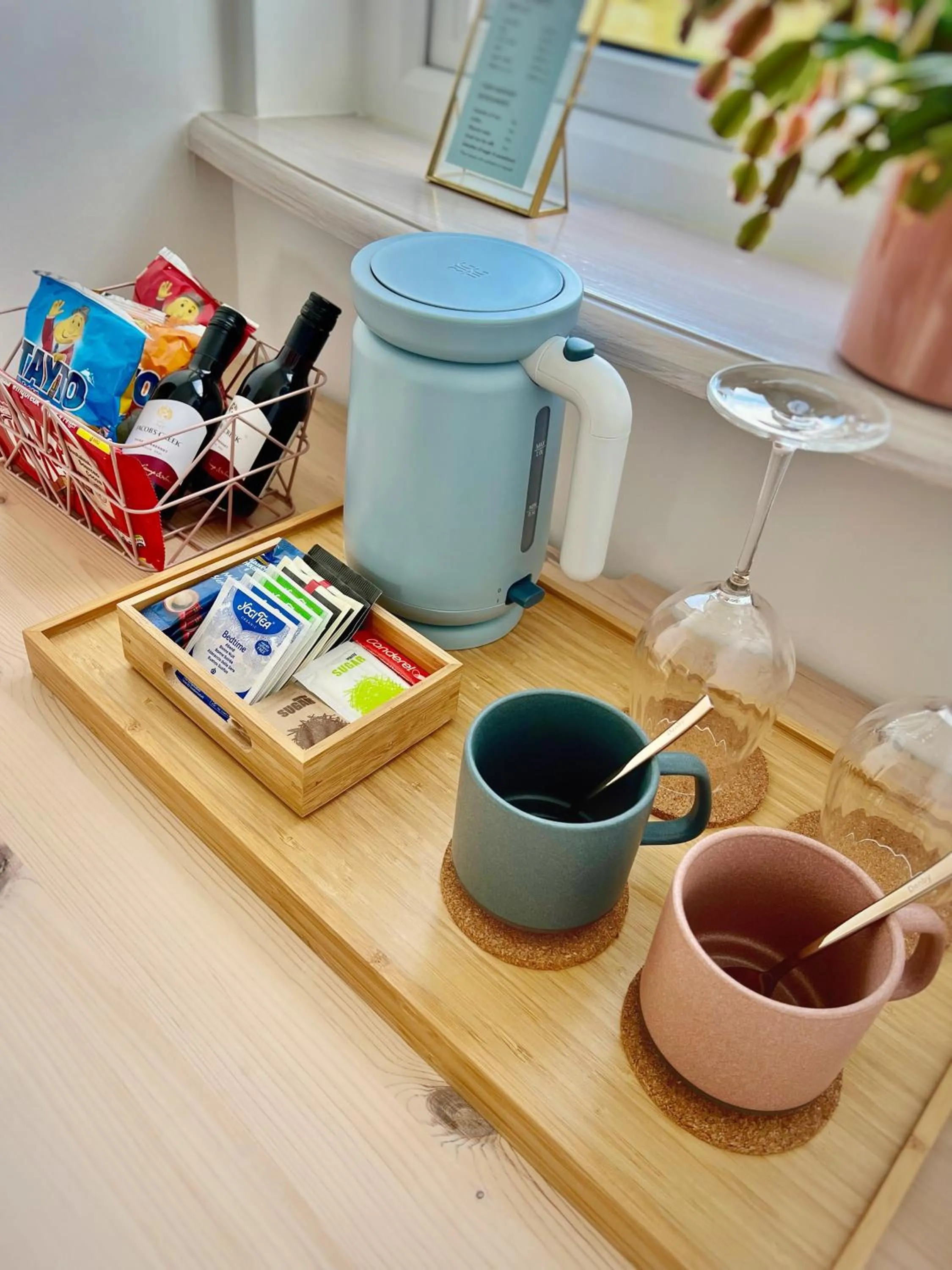 Coffee/tea facilities in Thistledown Lodge