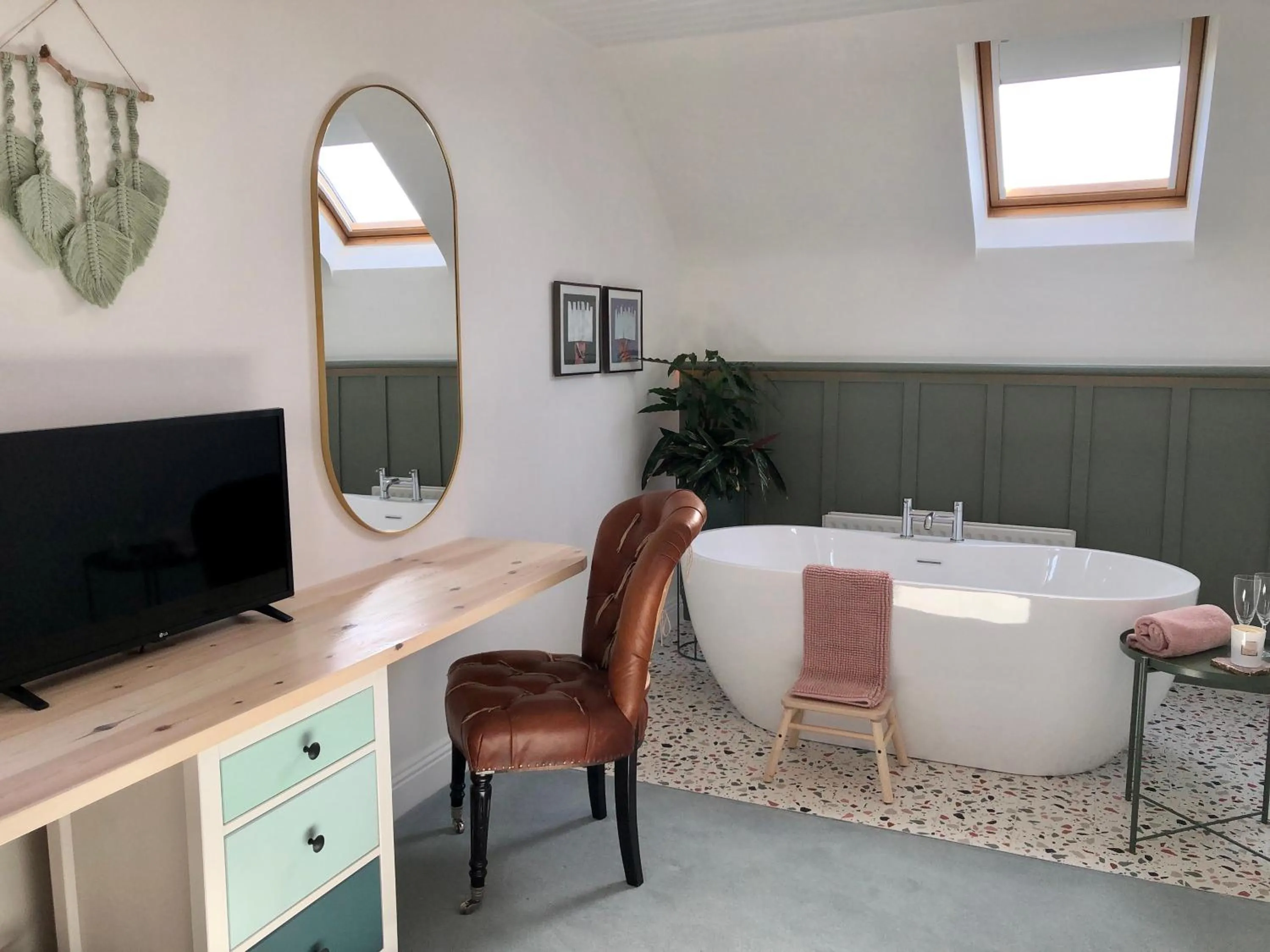 TV and multimedia in Thistledown Lodge