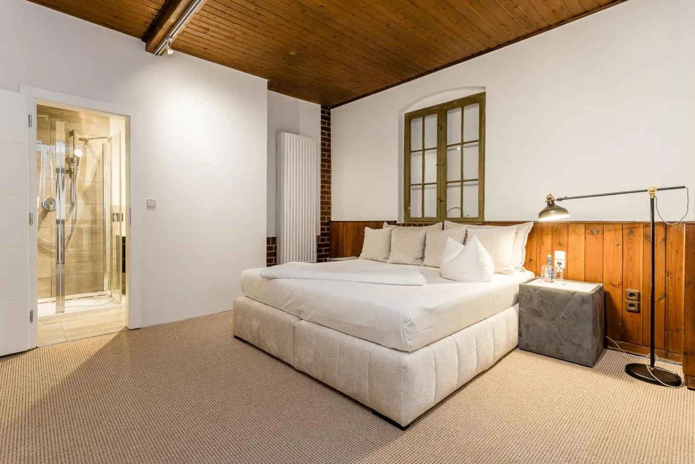 Bed in Hotel Zur Linde Dein Self Check In