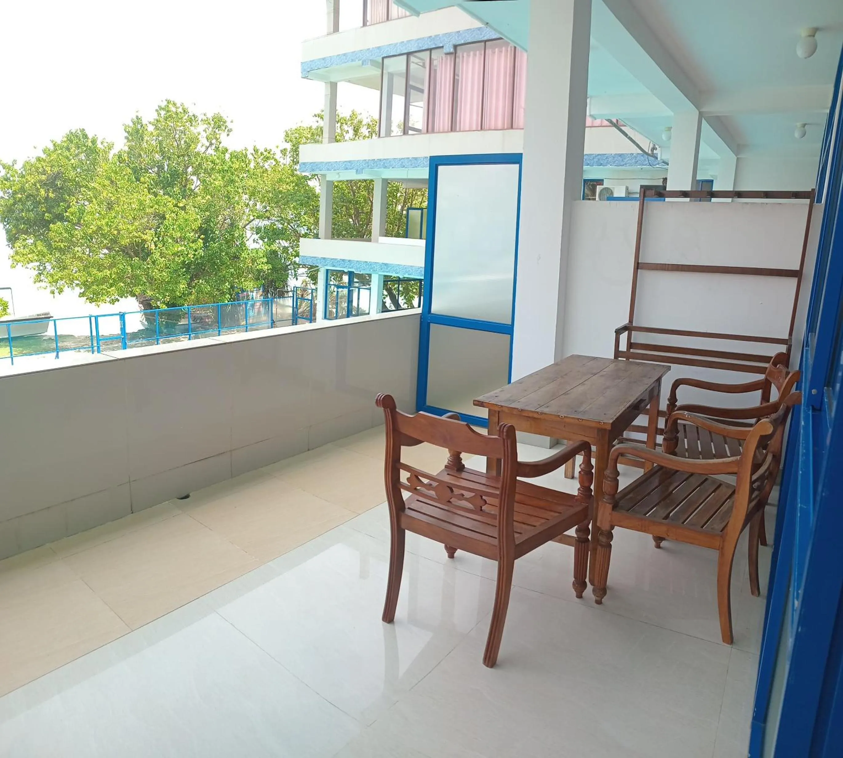 Paradise Beach Resort & Diving school