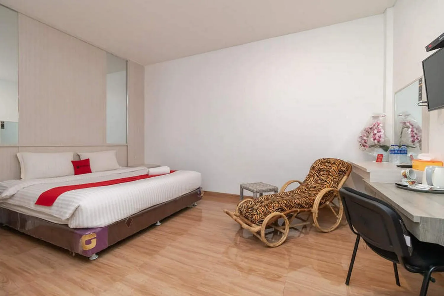 Bedroom, Bed in RedDoorz near Exit Tol Kotabaru ITERA Lampung