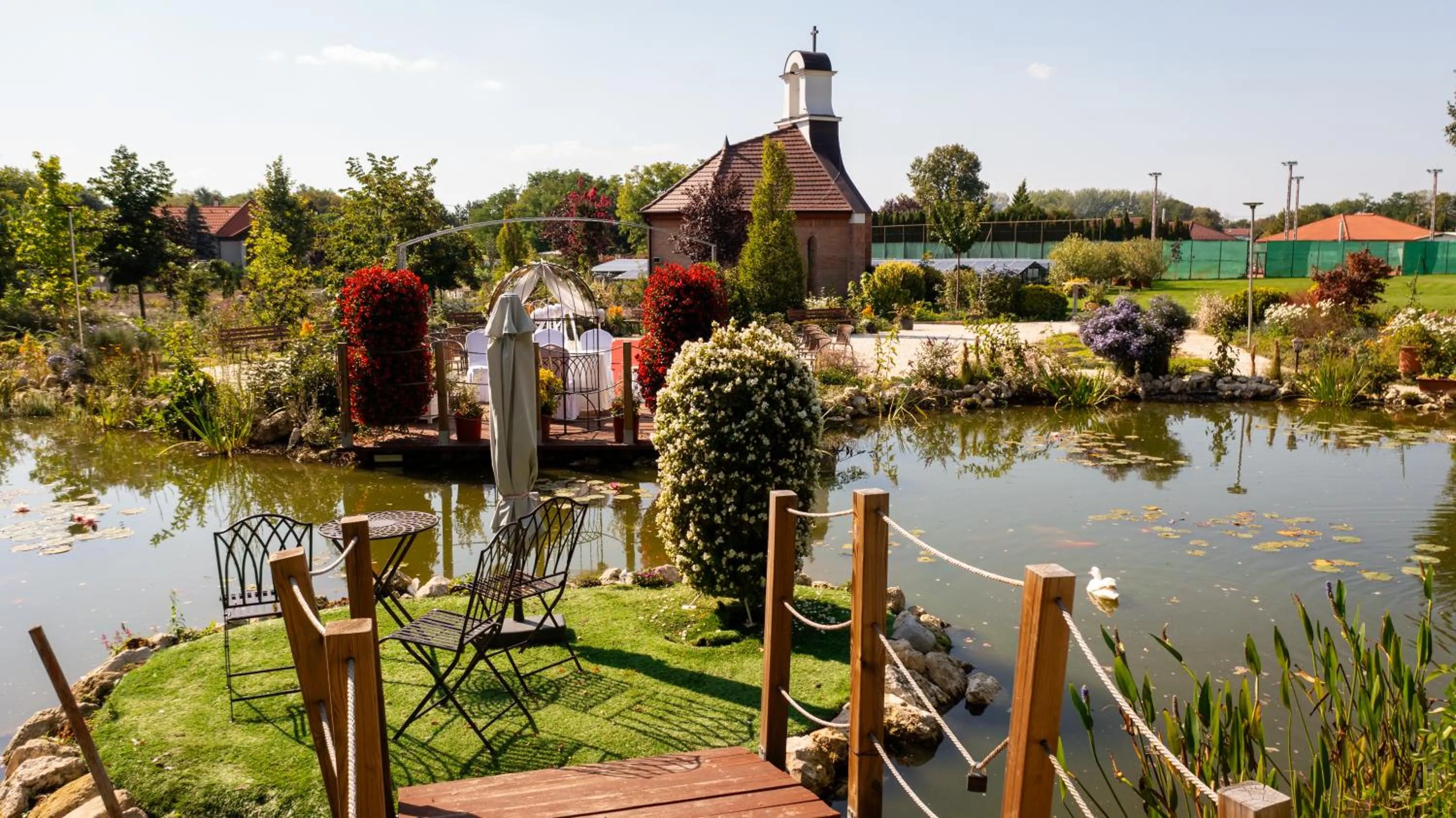 Lake view in Granada Conference, Wellness and Sport Hotel