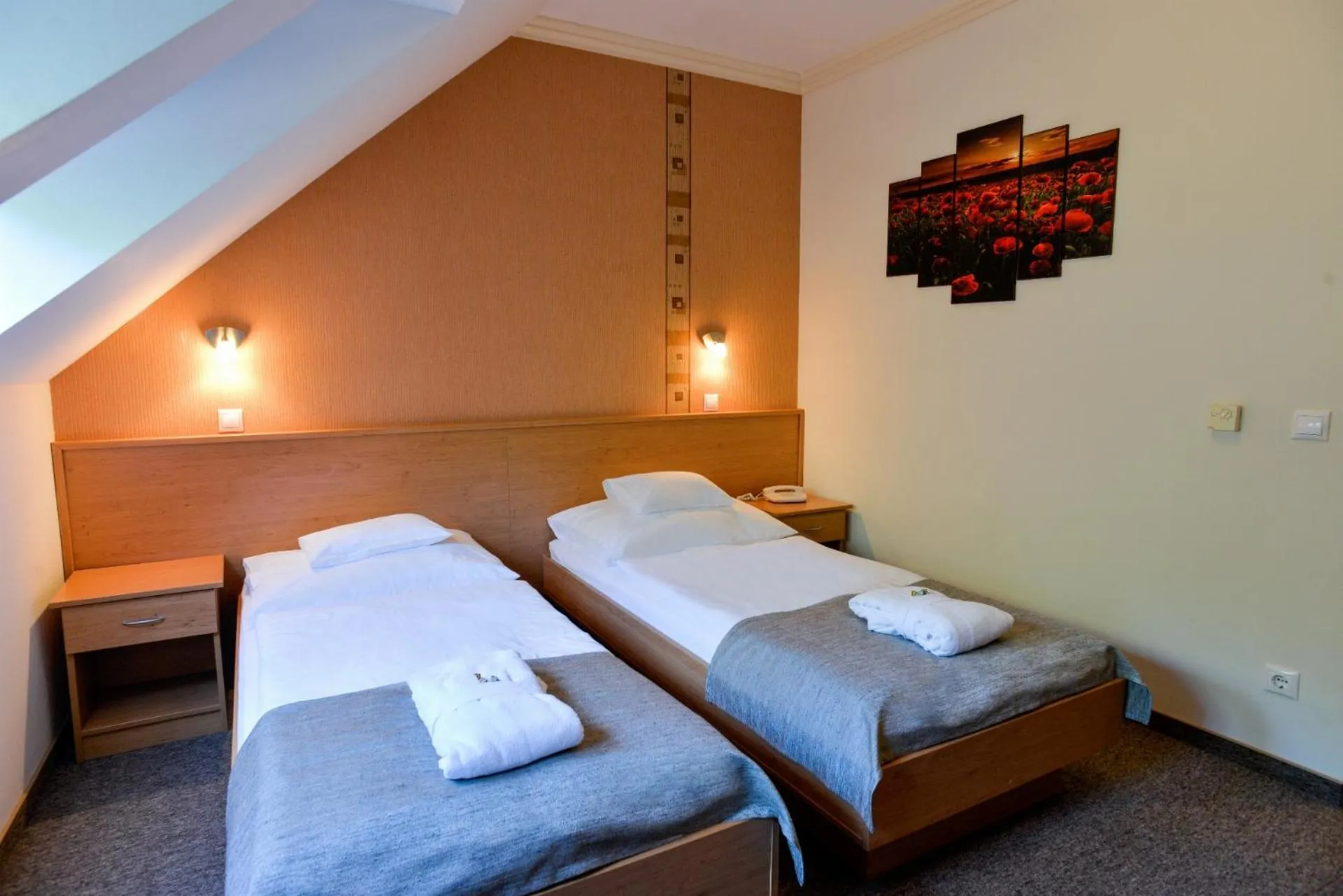 Bedroom, Bed in Granada Conference, Wellness and Sport Hotel