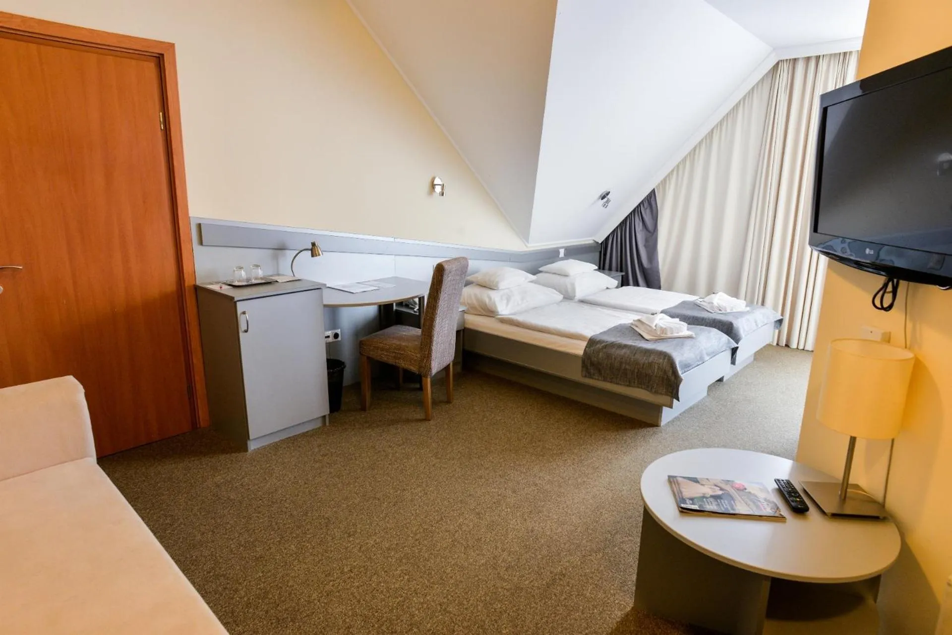 Bedroom, Bed in Granada Conference, Wellness and Sport Hotel