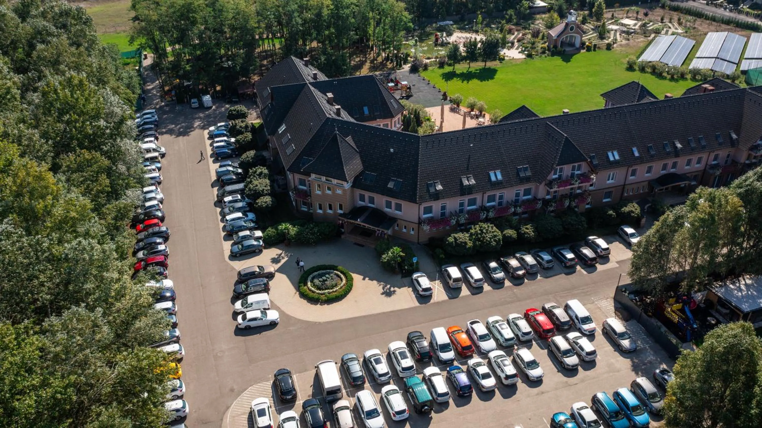 Parking in Granada Conference, Wellness and Sport Hotel