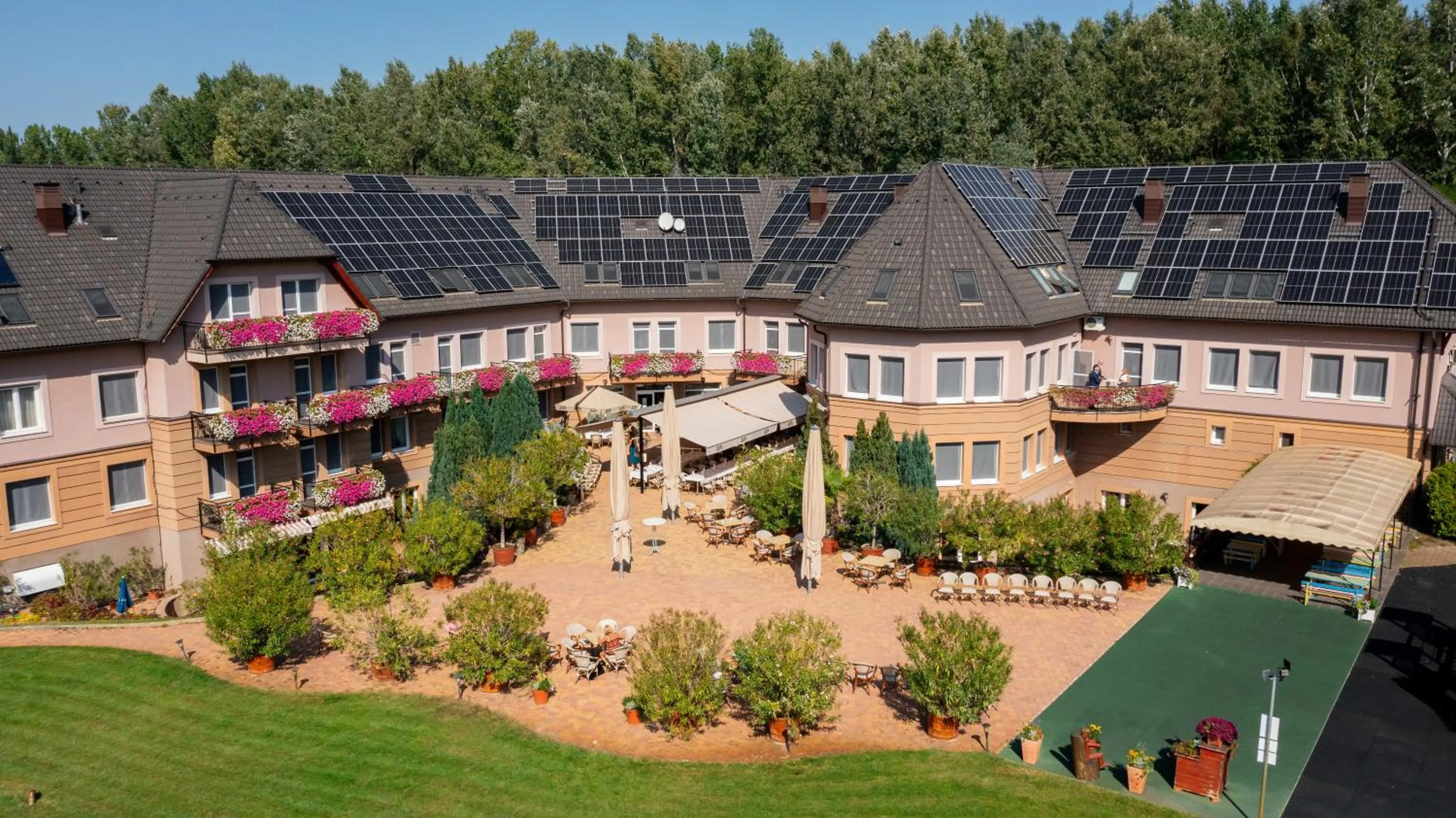 Property building in Granada Conference, Wellness and Sport Hotel