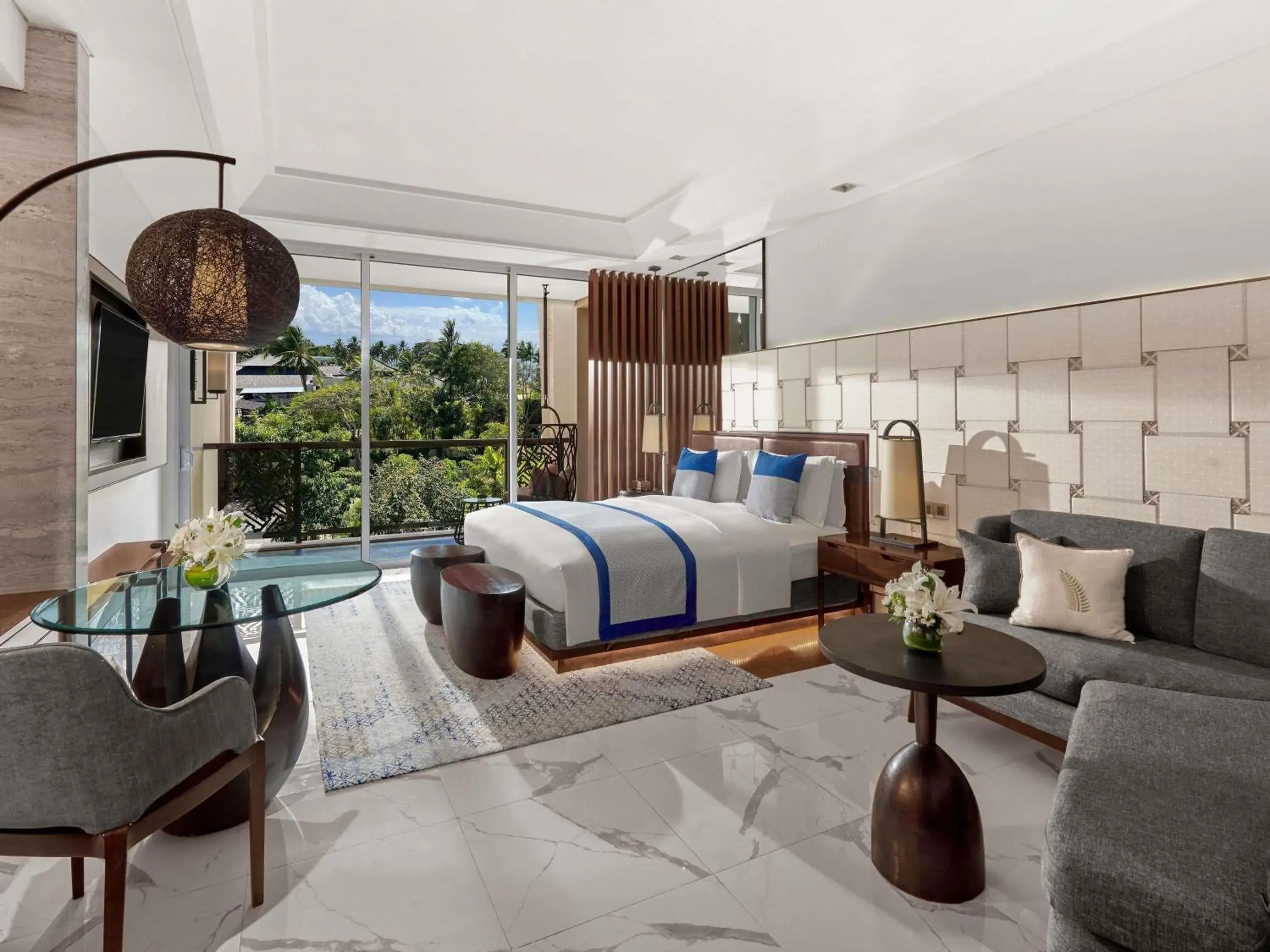 Luxury King Room in Sofitel Bali Nusa Dua Beach Resort Luxury King Room in Sofitel Bali Nusa Dua Beach Resort