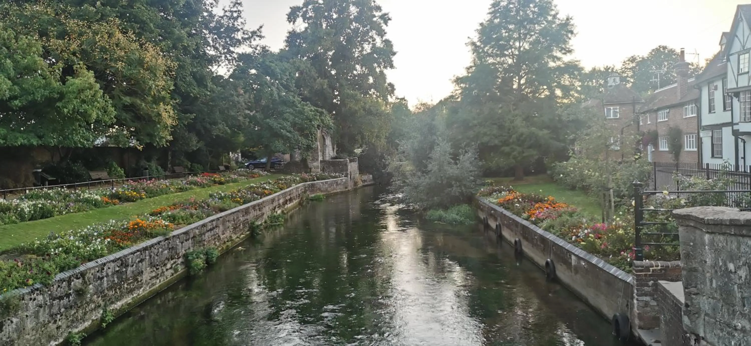 Property building in Modern City Centre House with Free Parking