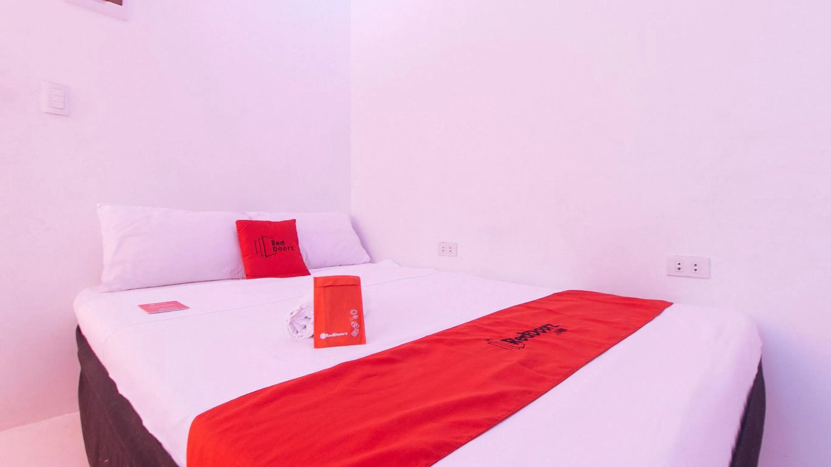 Bed in RedDoorz @ Jolly Orange Paranaque