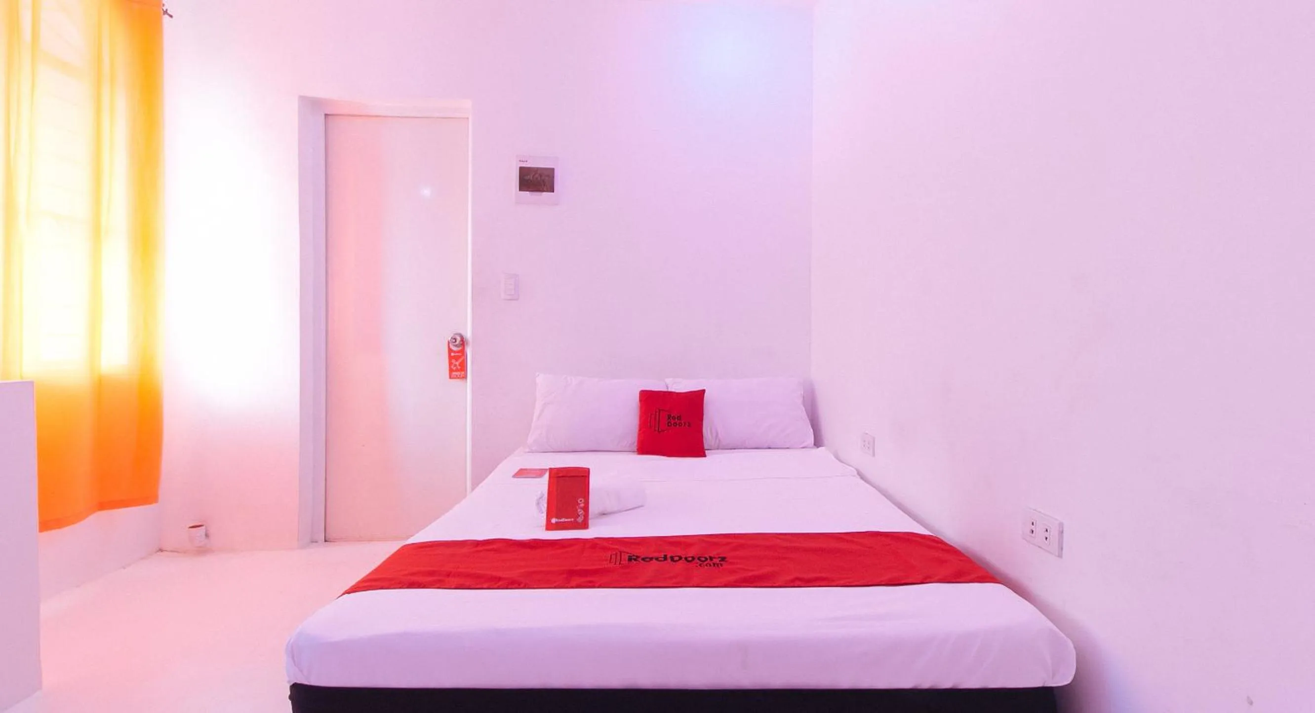 Bed in RedDoorz @ Jolly Orange Paranaque