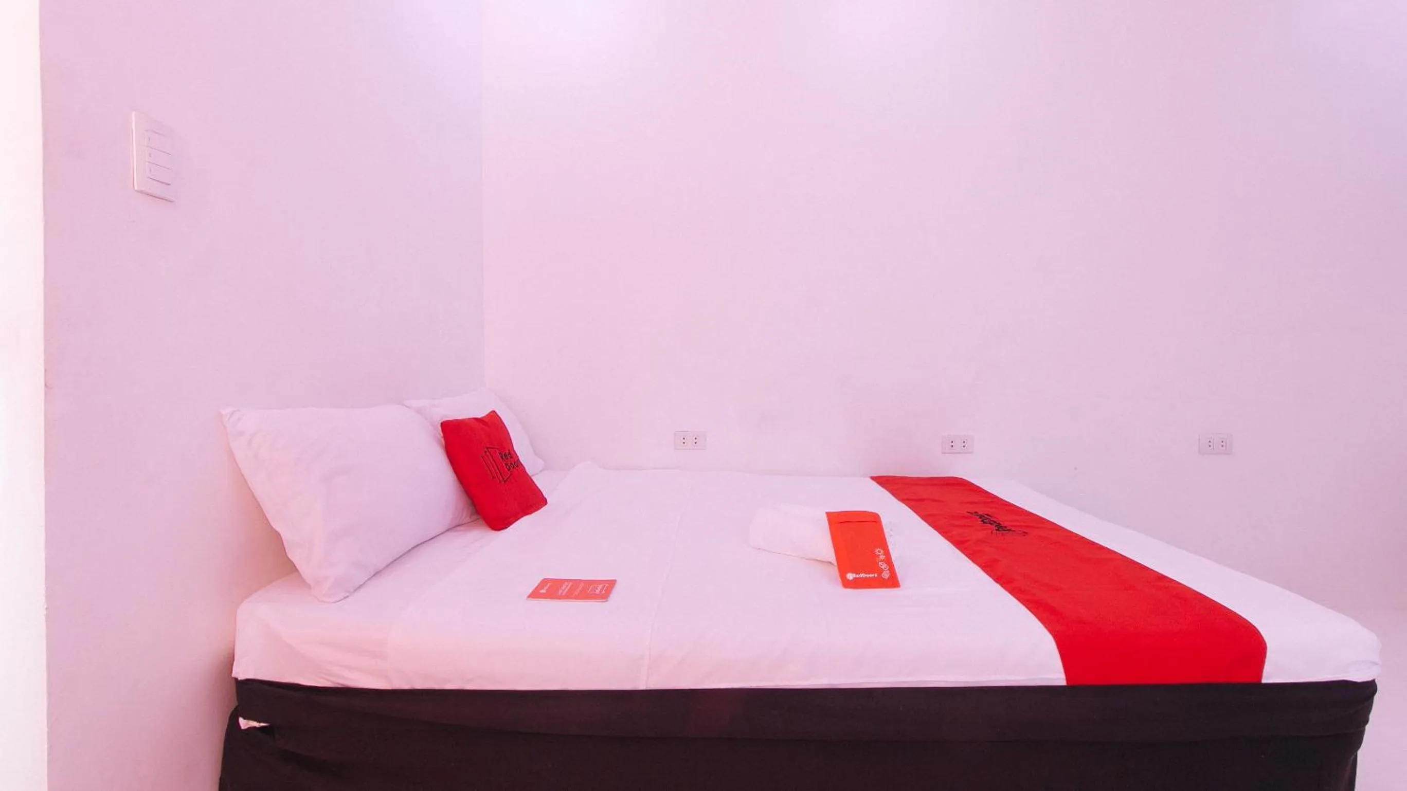 Bed in RedDoorz @ Jolly Orange Paranaque