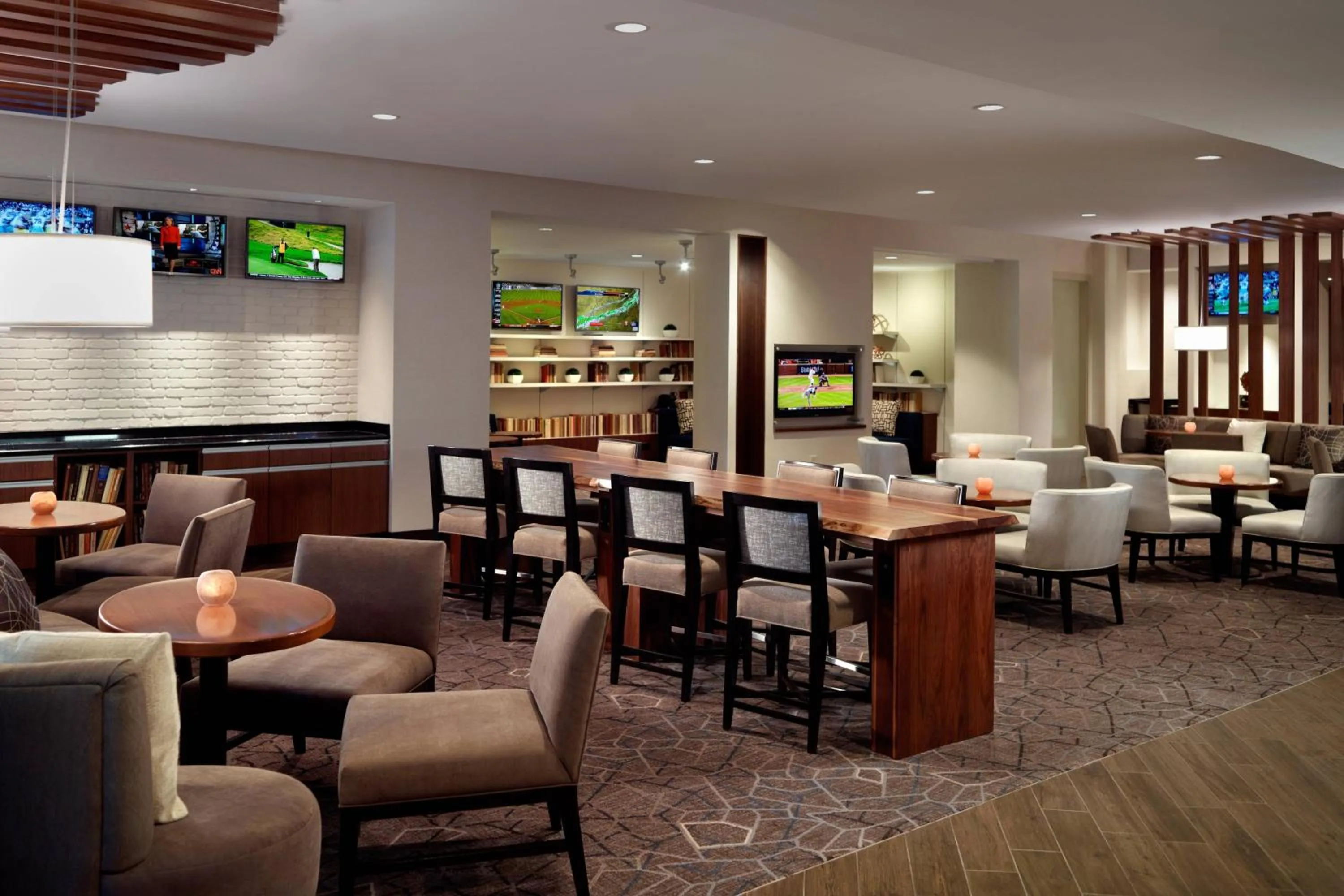 Restaurant/places to eat in Atlanta Marriott Northwest at Galleria