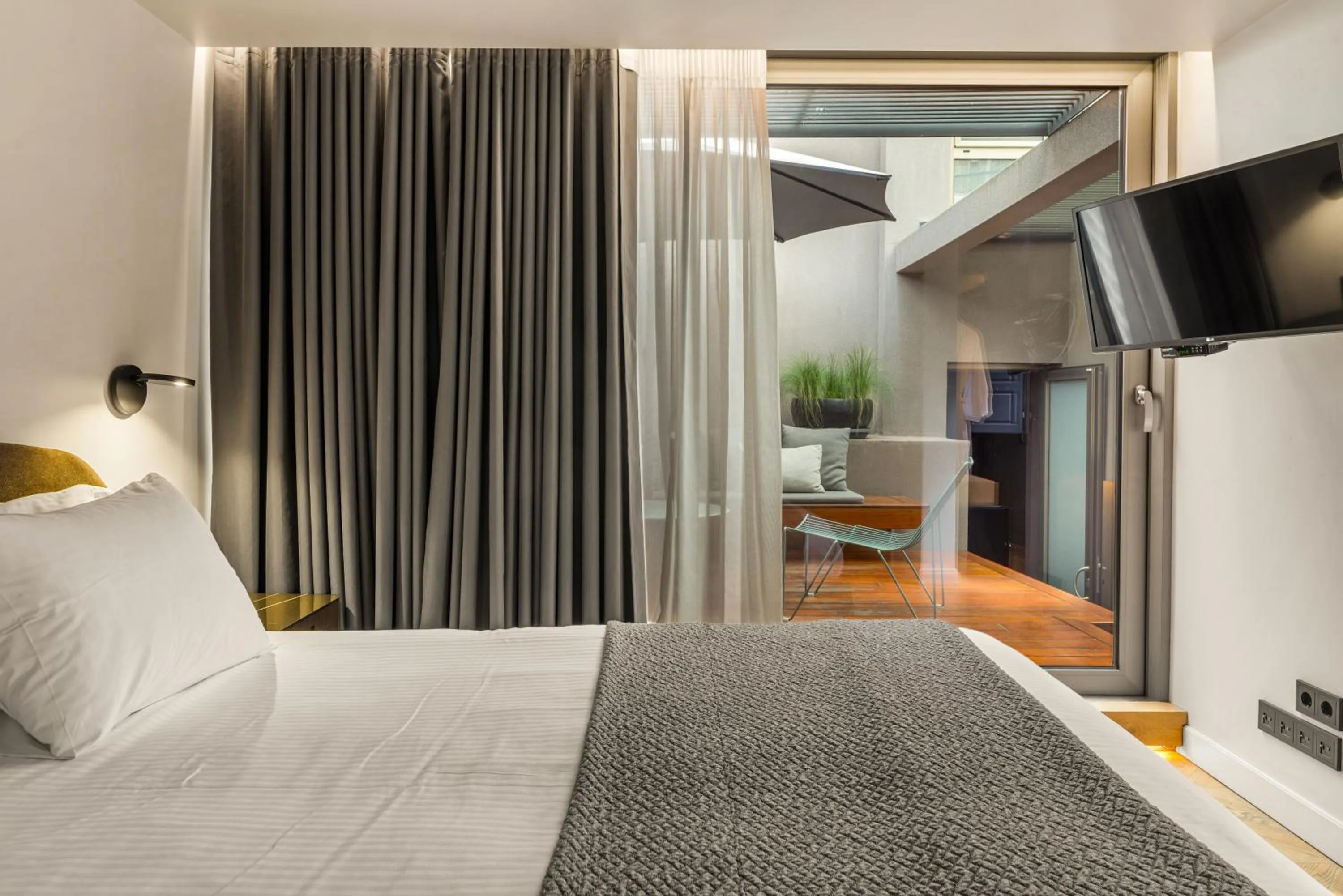 Bed in Athens Dom Hotel