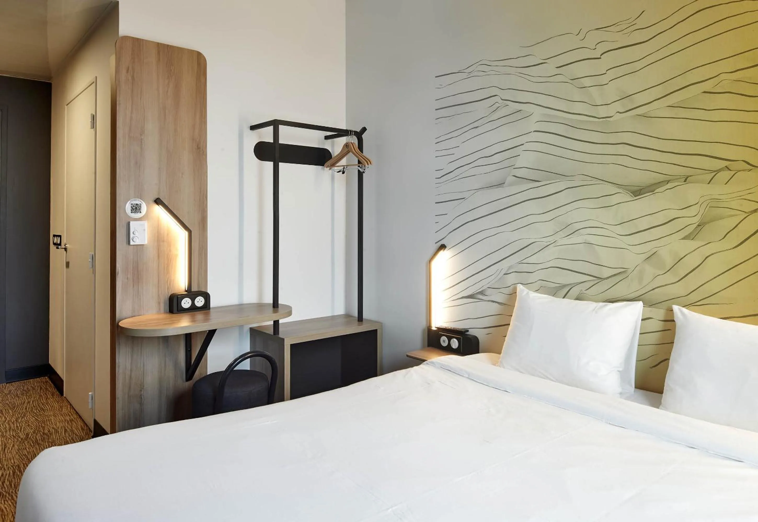 Bedroom, Bed in B&B HOTEL Argenteuil