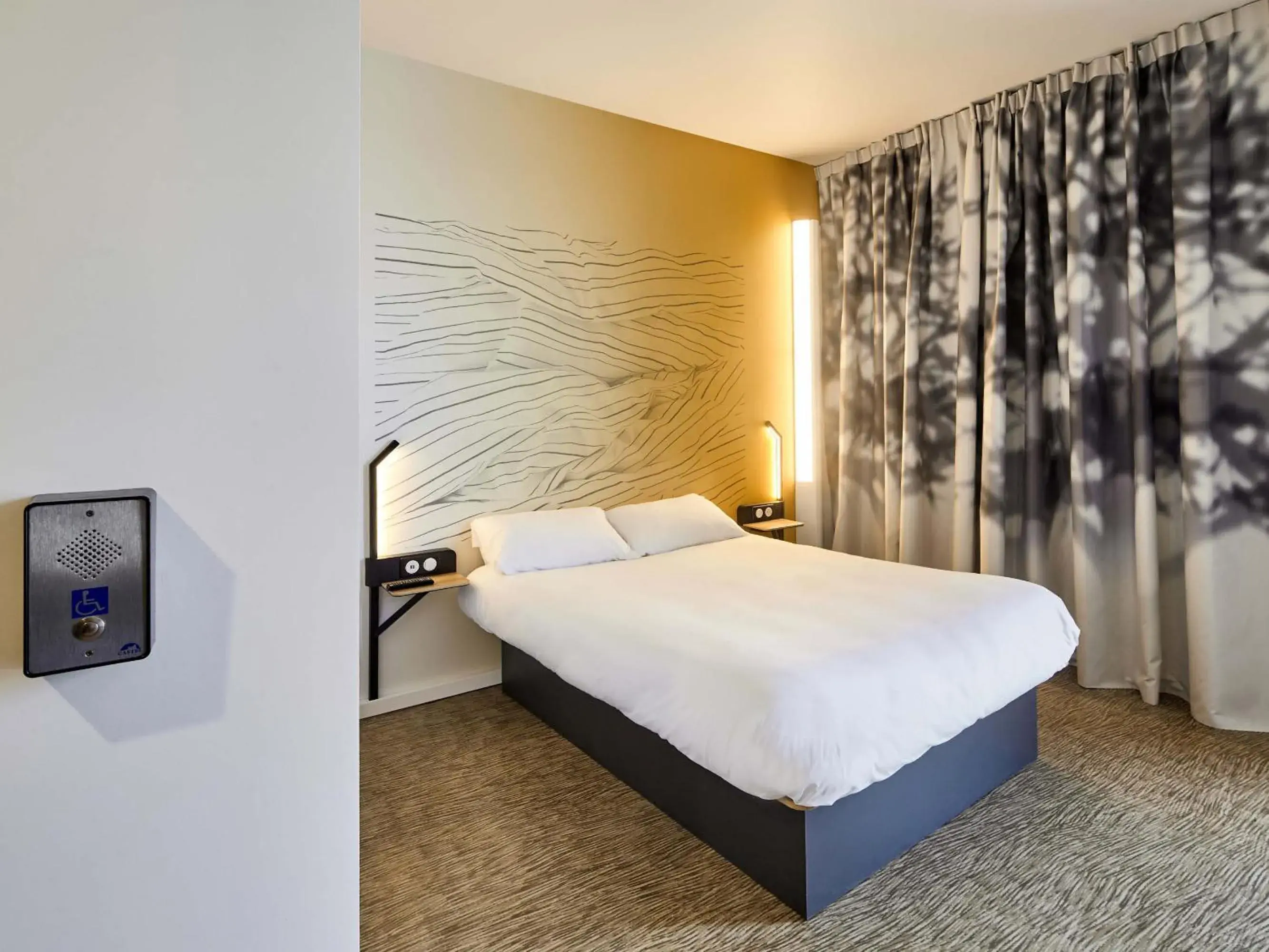 Double Room in B&B HOTEL Argenteuil Double Room in B&B HOTEL Argenteuil