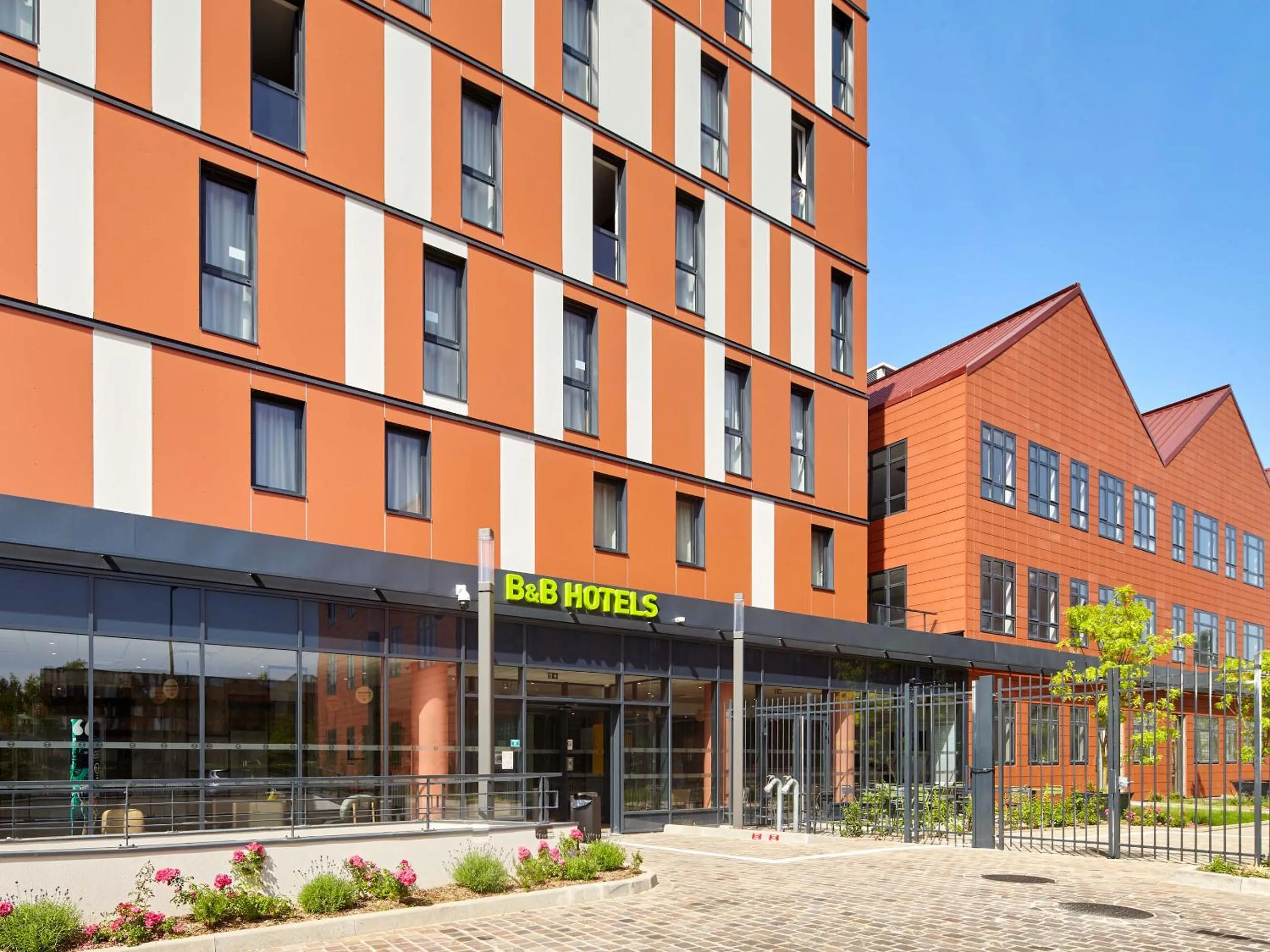 Property building in B&B HOTEL Argenteuil
