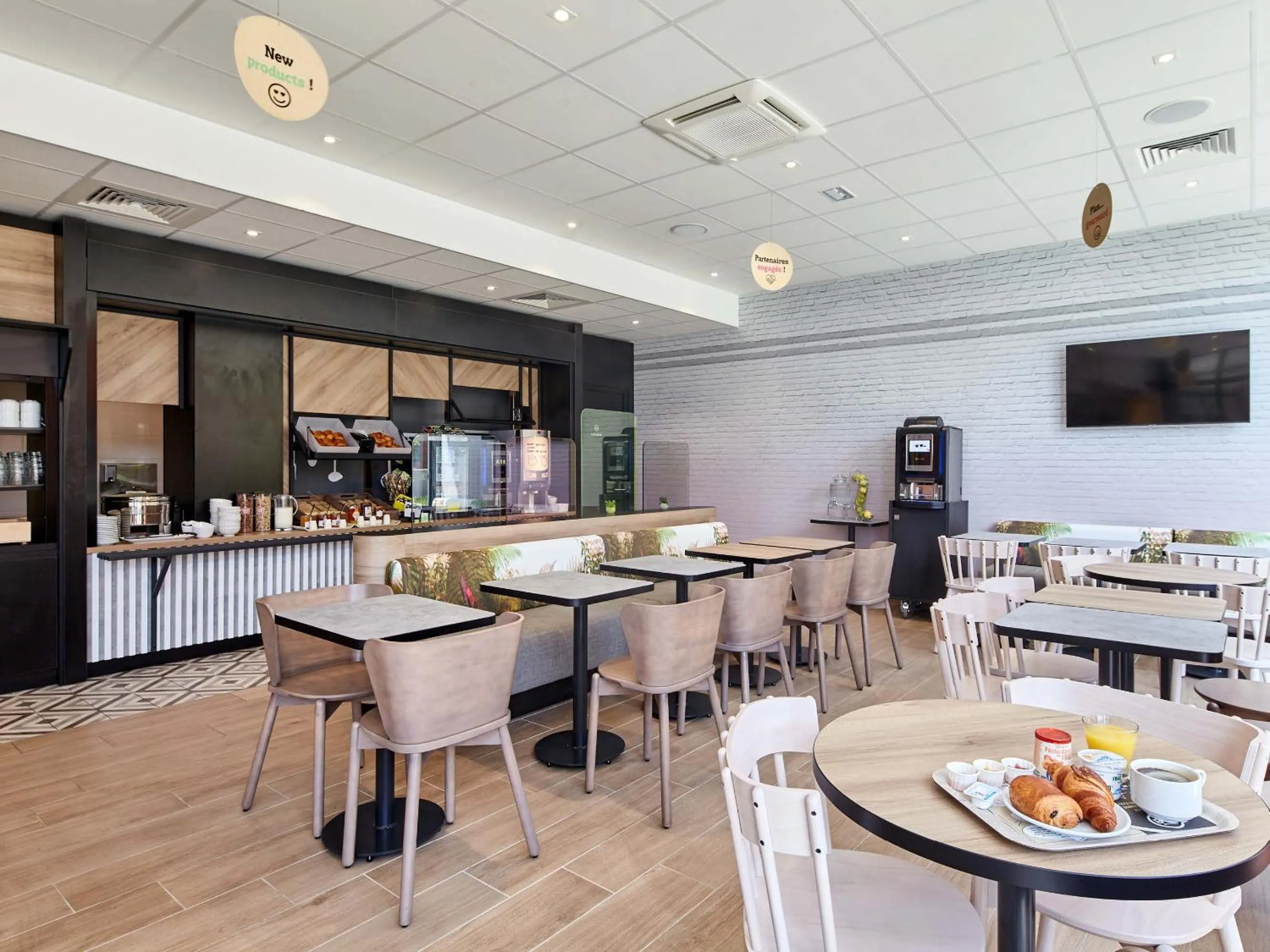 Breakfast in B&B HOTEL Argenteuil