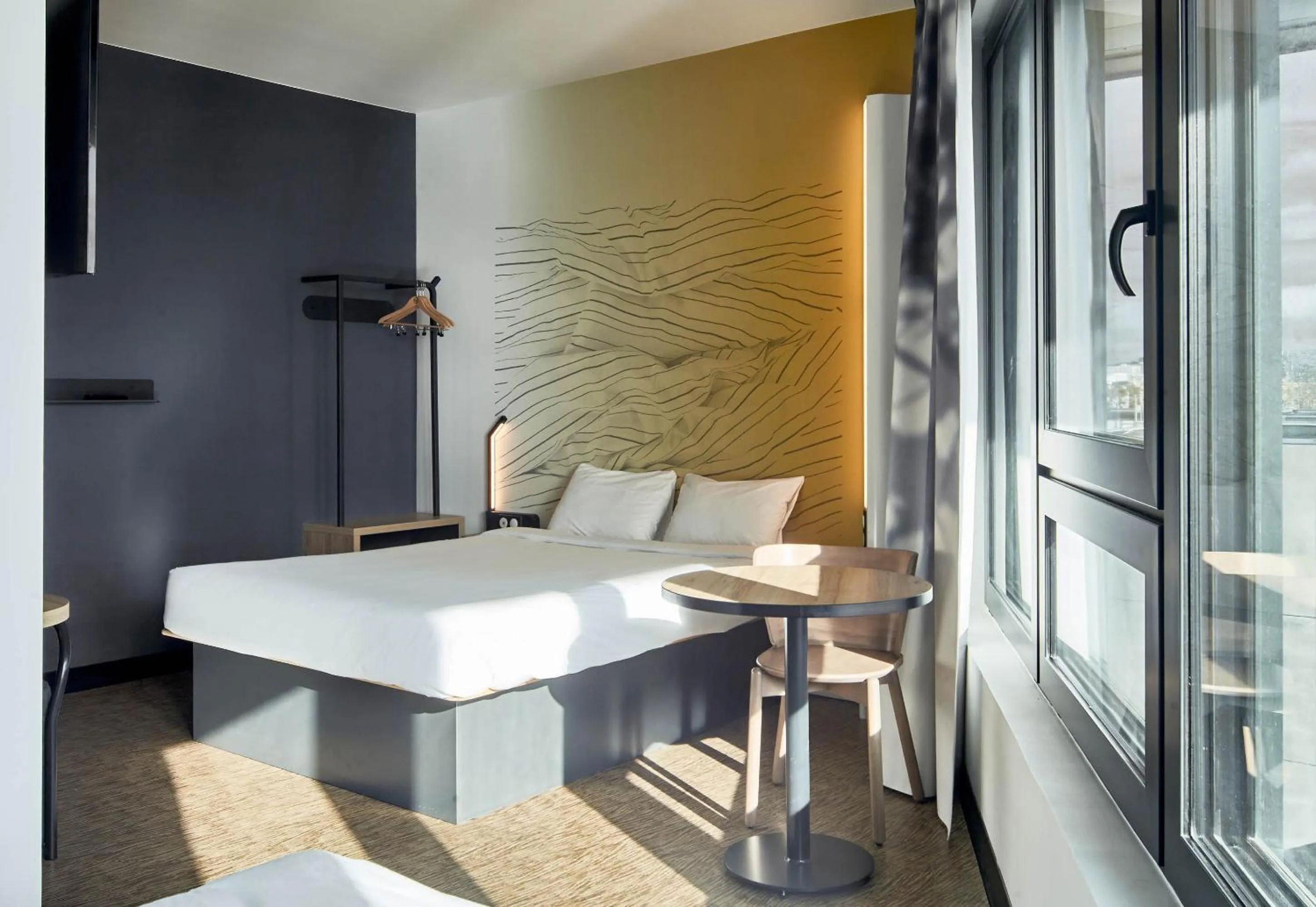 Bedroom, Bed in B&B HOTEL Argenteuil