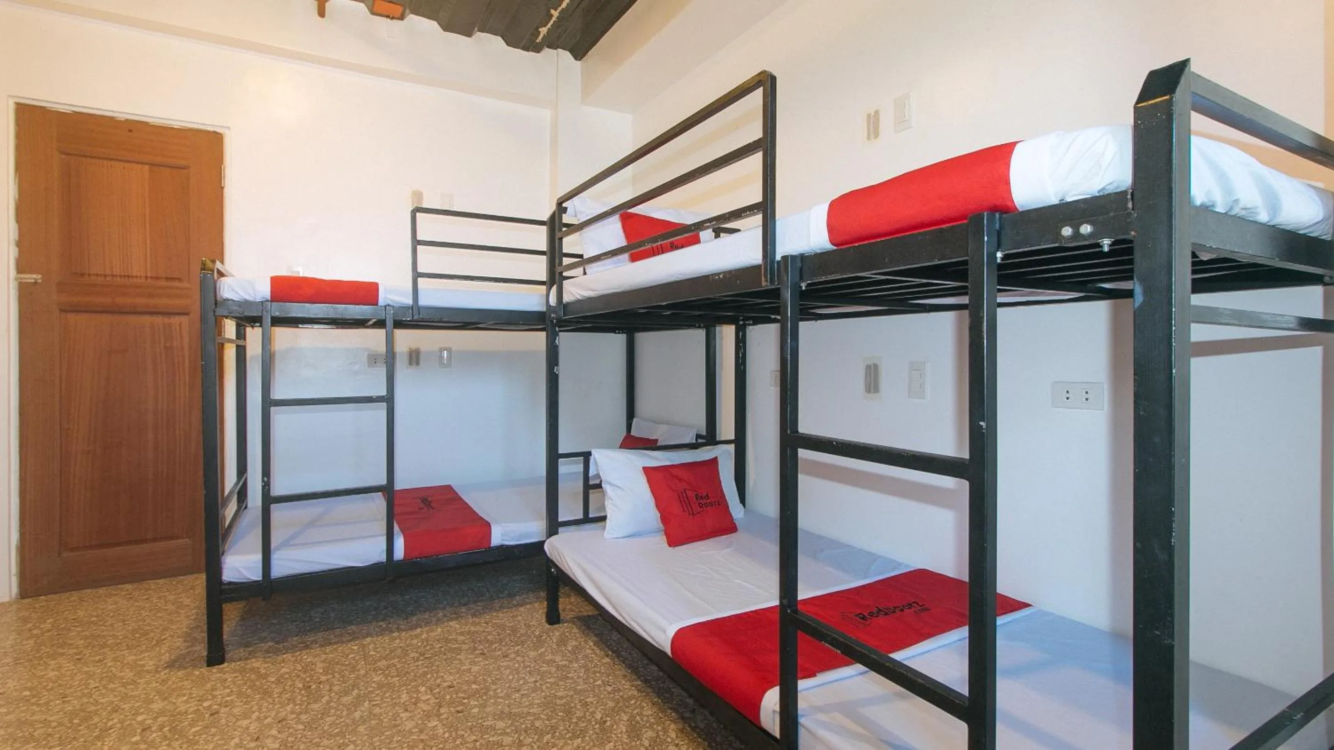 bunk bed, Bed in RedDoorz near LRT 2 Antipolo Station