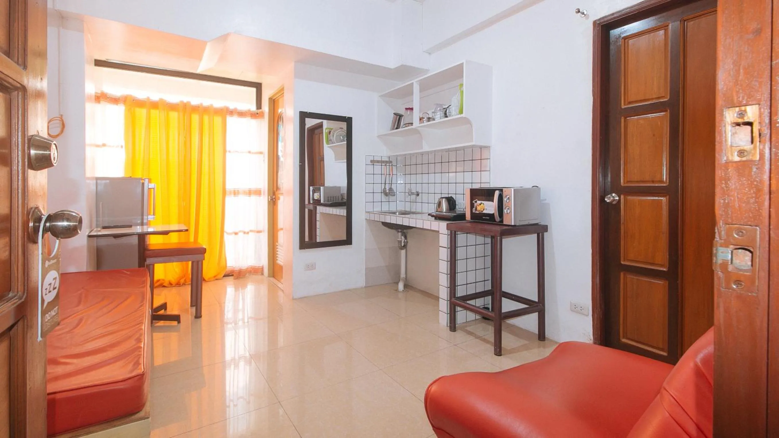 Kitchen or kitchenette in RedDoorz near LRT 2 Antipolo Station