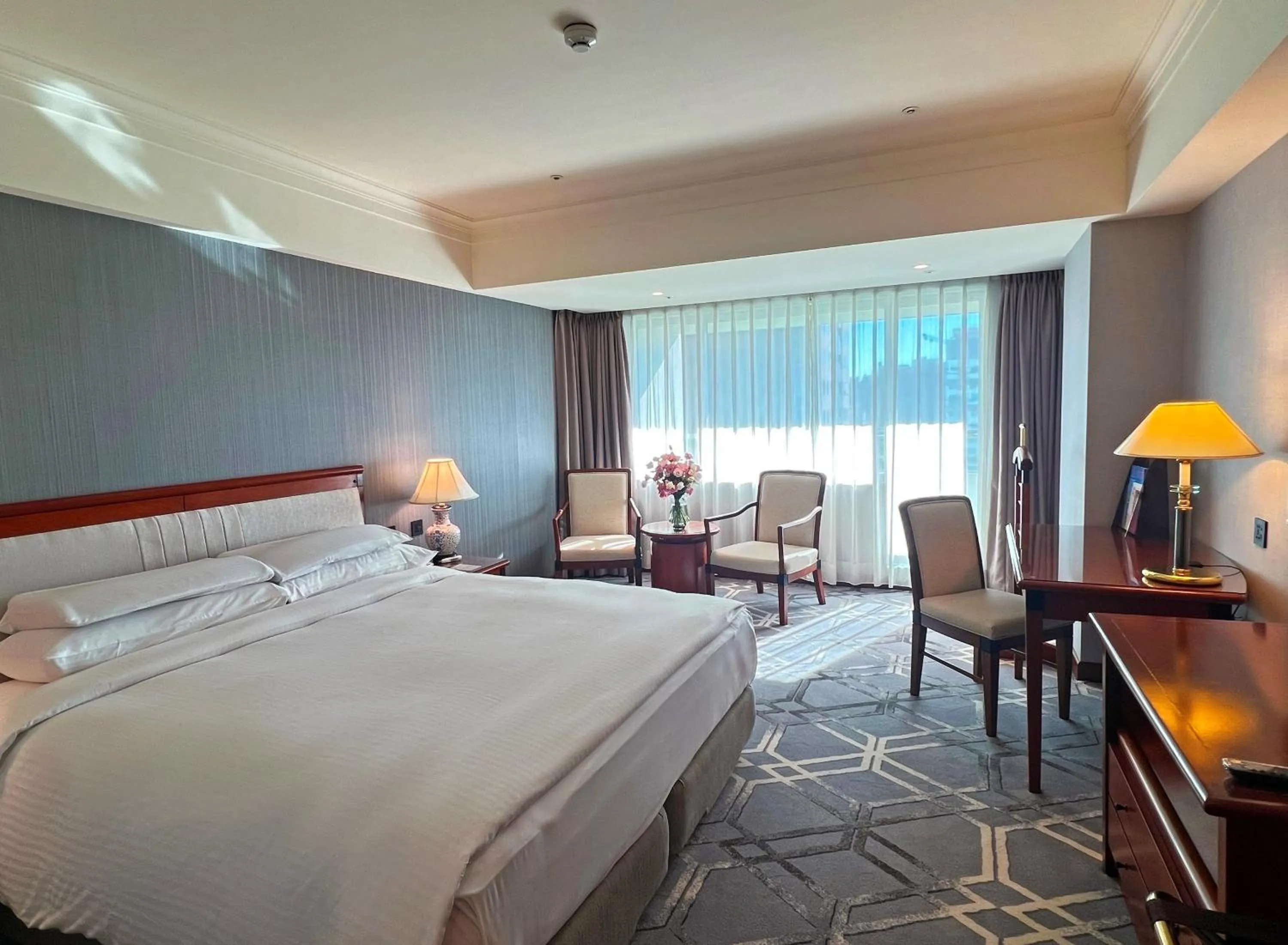 Photo of the whole room, Bed in Evergreen Laurel Hotel - Taichung