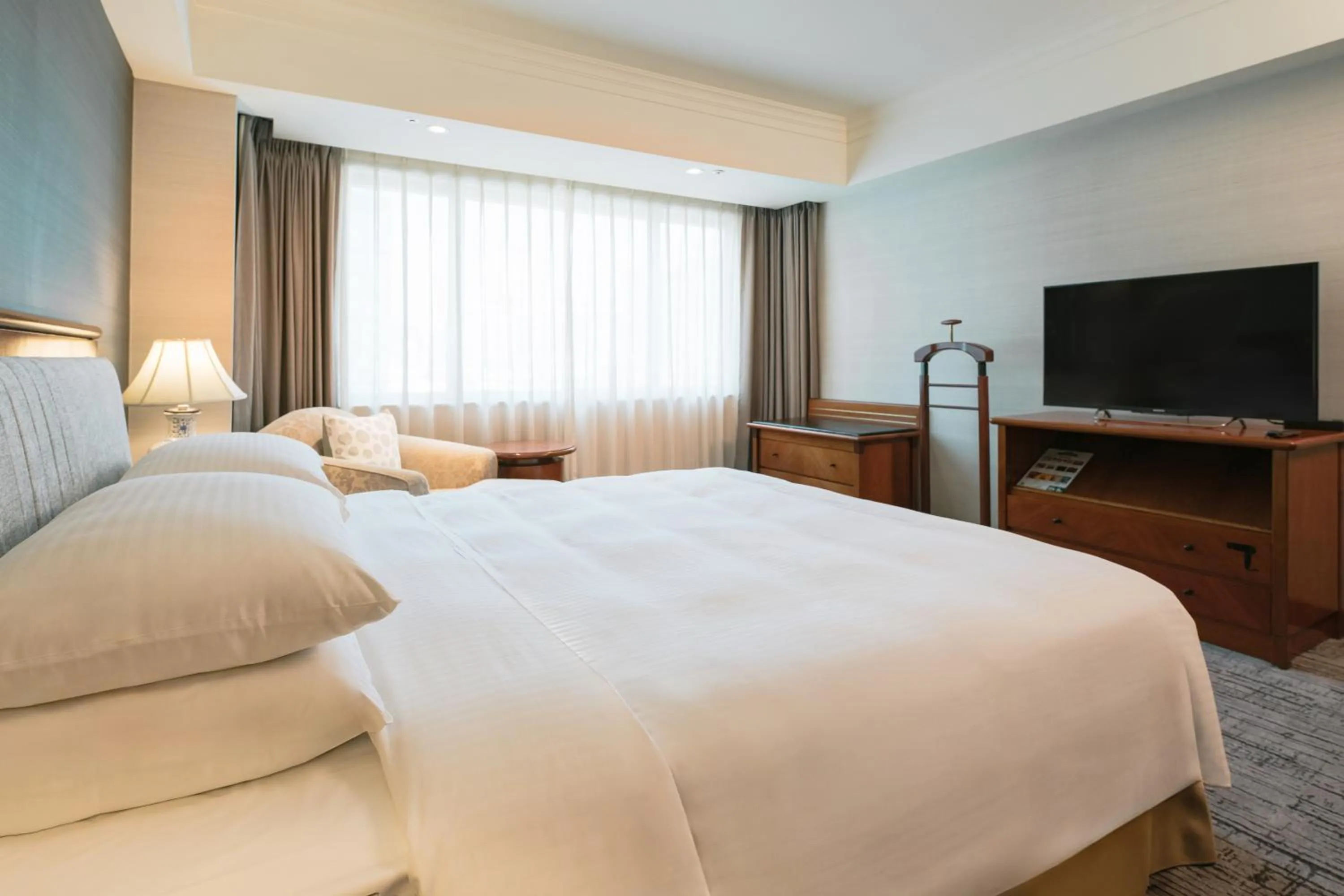 Photo of the whole room, Bed in Evergreen Laurel Hotel - Taichung