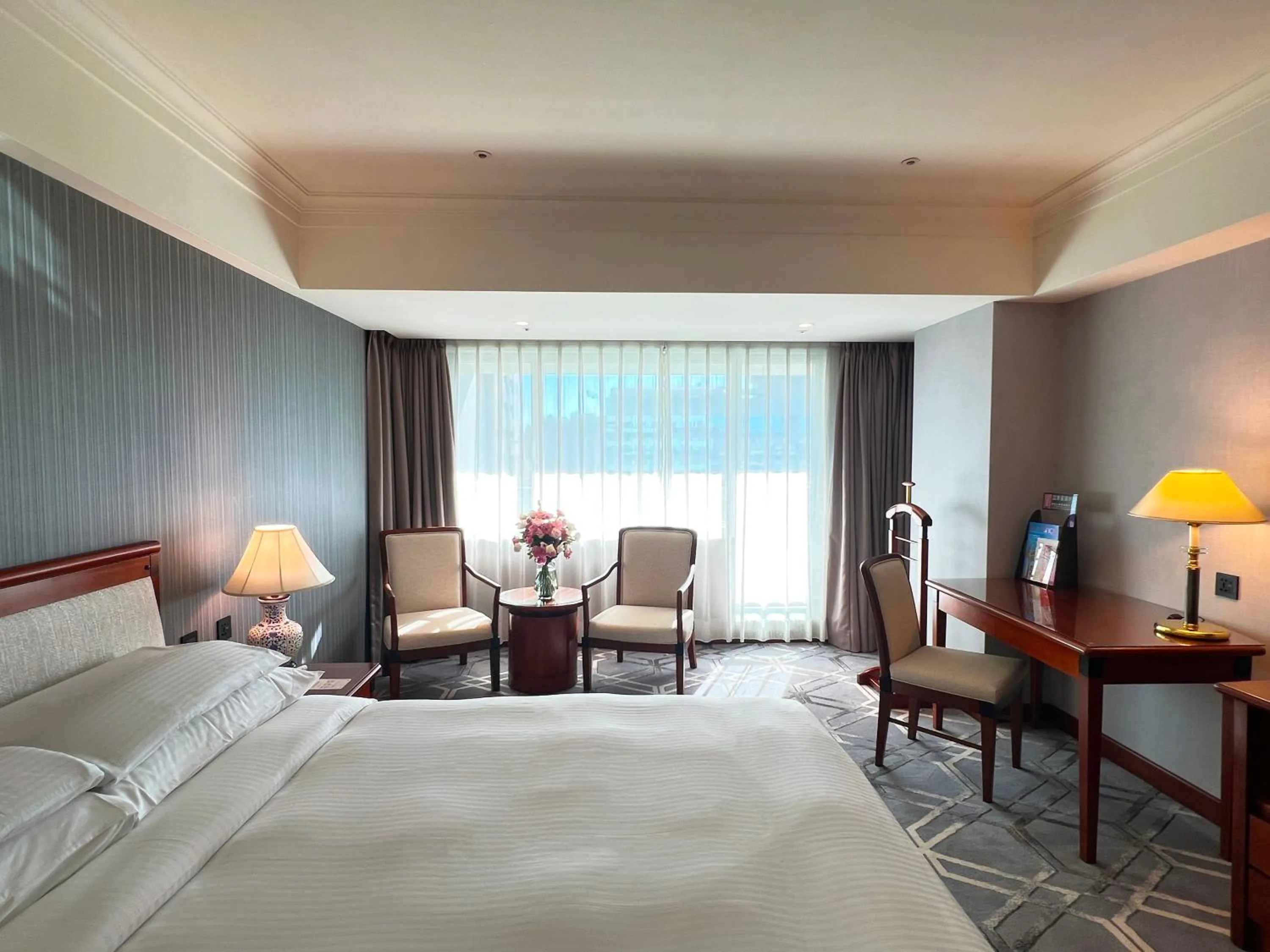 Photo of the whole room, Bed in Evergreen Laurel Hotel - Taichung