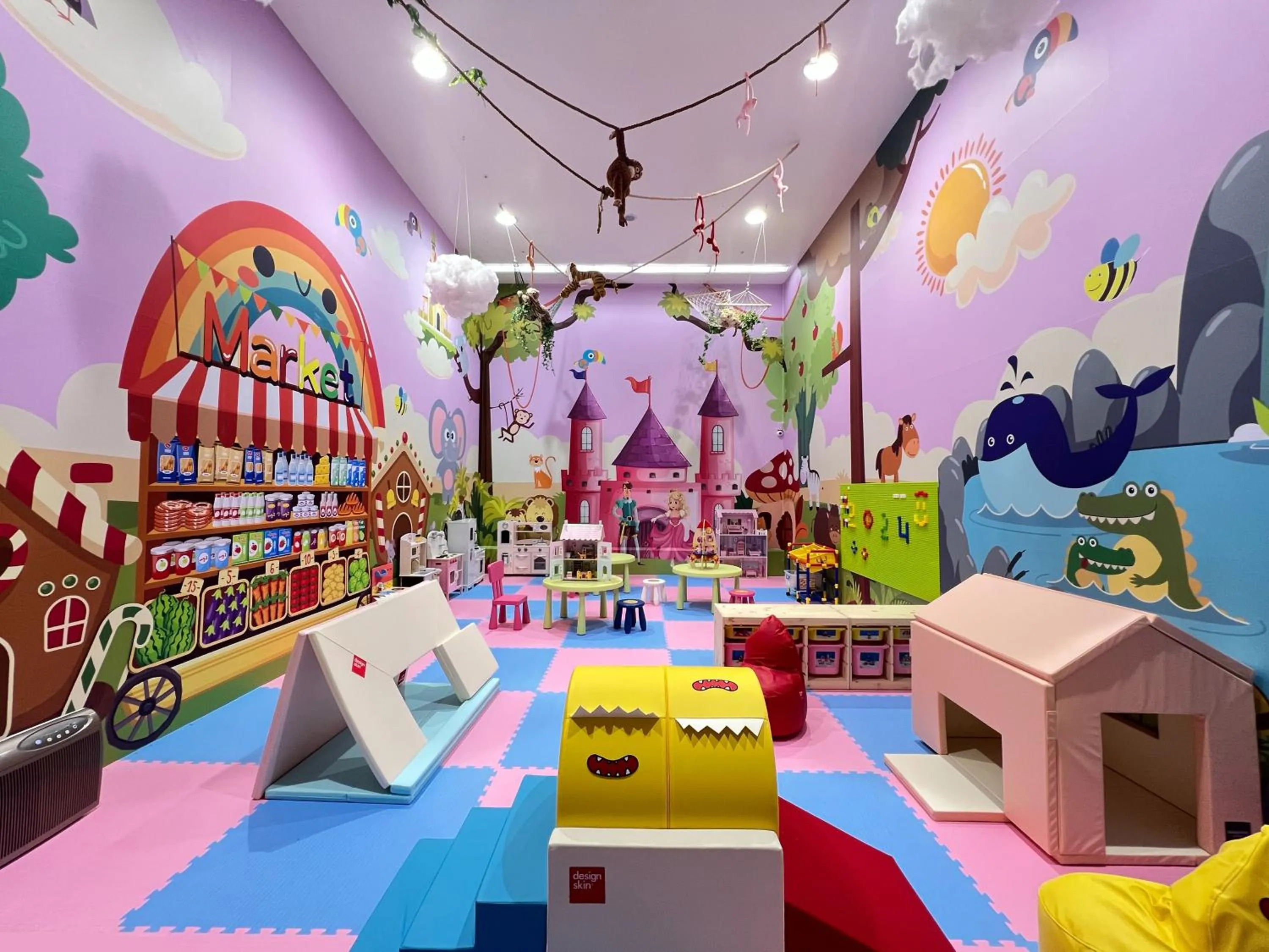 Children play ground in Evergreen Laurel Hotel - Taichung