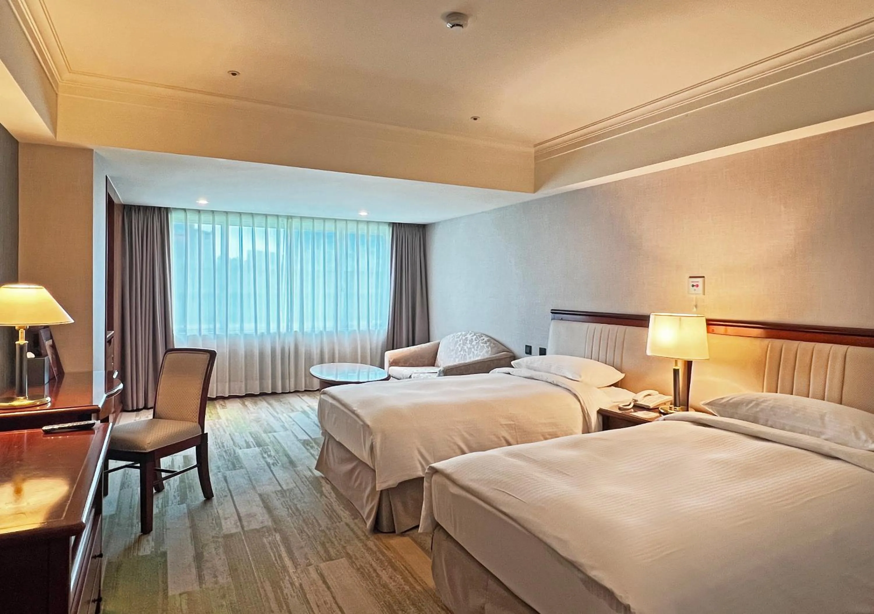 Photo of the whole room, Bed in Evergreen Laurel Hotel - Taichung