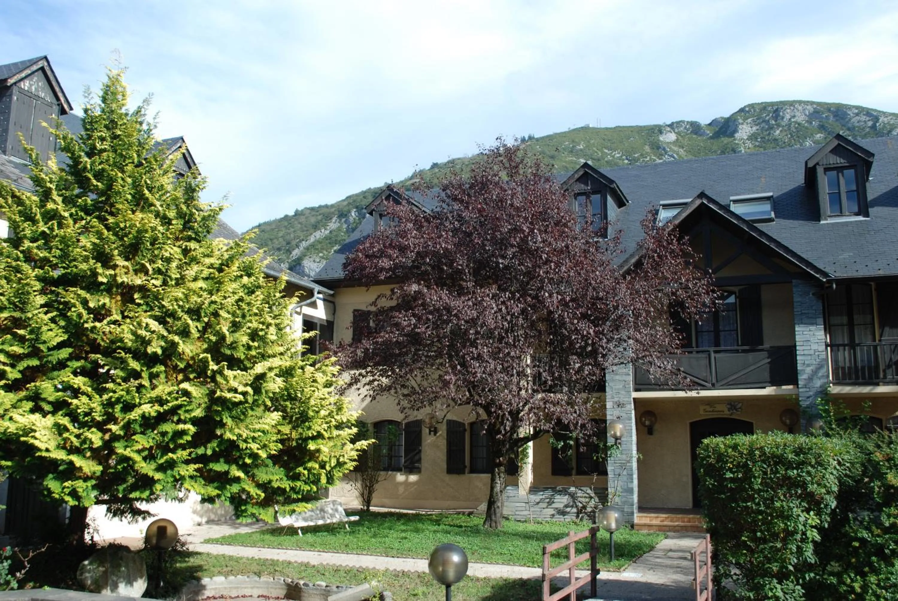 Facade/entrance, Property Building in Les Gentianes