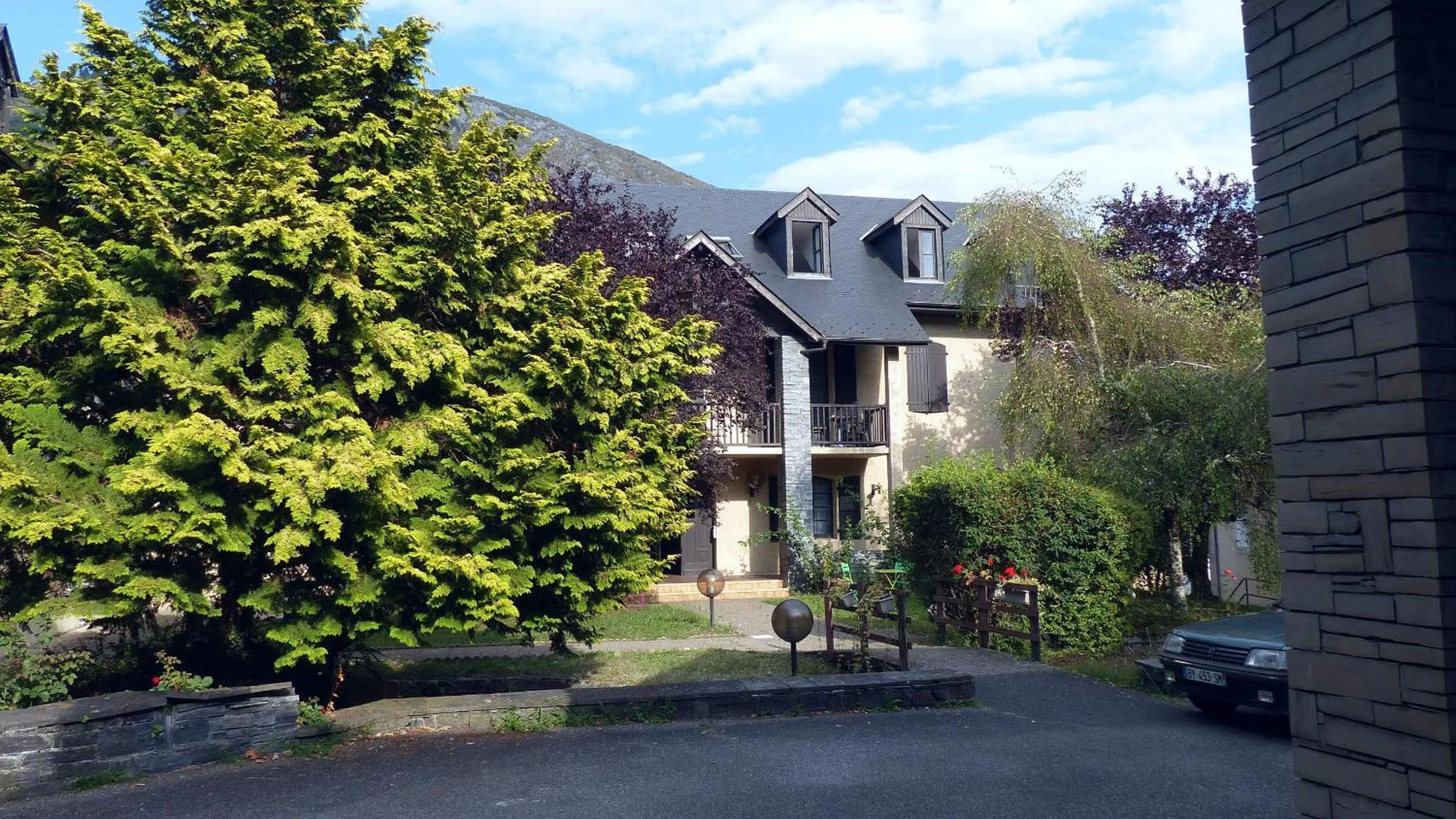 Facade/entrance, Property Building in Les Gentianes