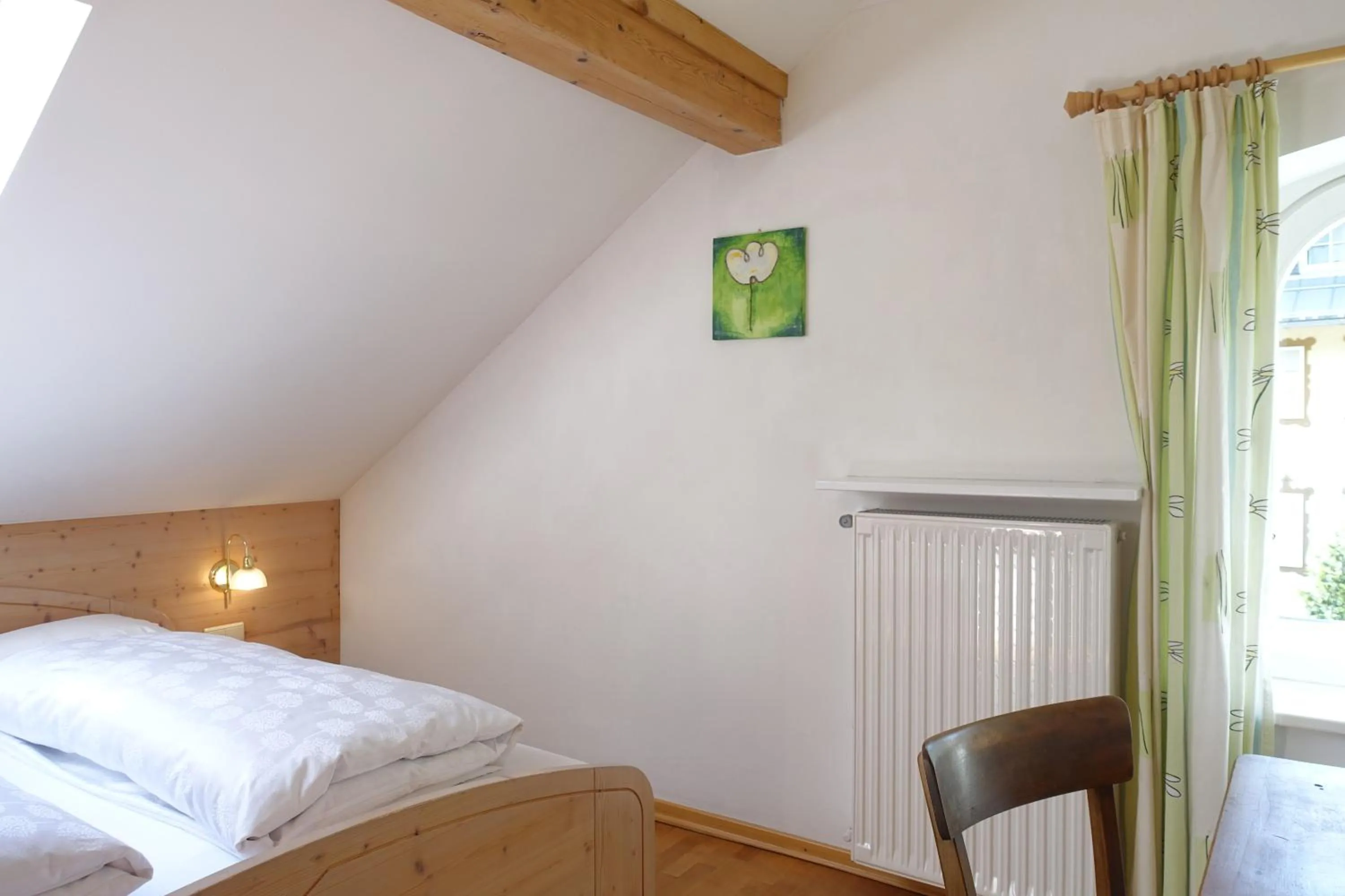 Photo of the whole room, Bed in Residence Zum Theater