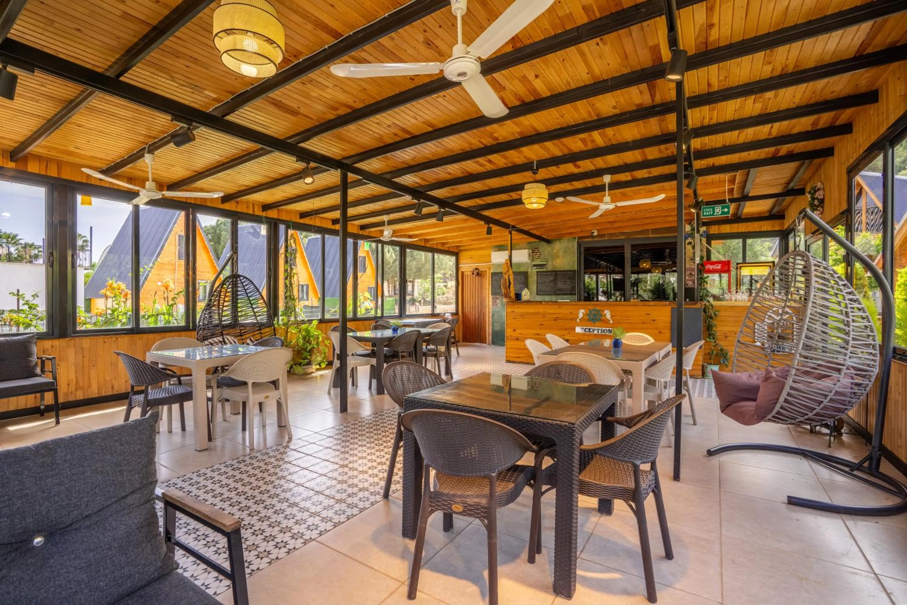 Restaurant/places to eat in Karaöz Sapphire Bungalows