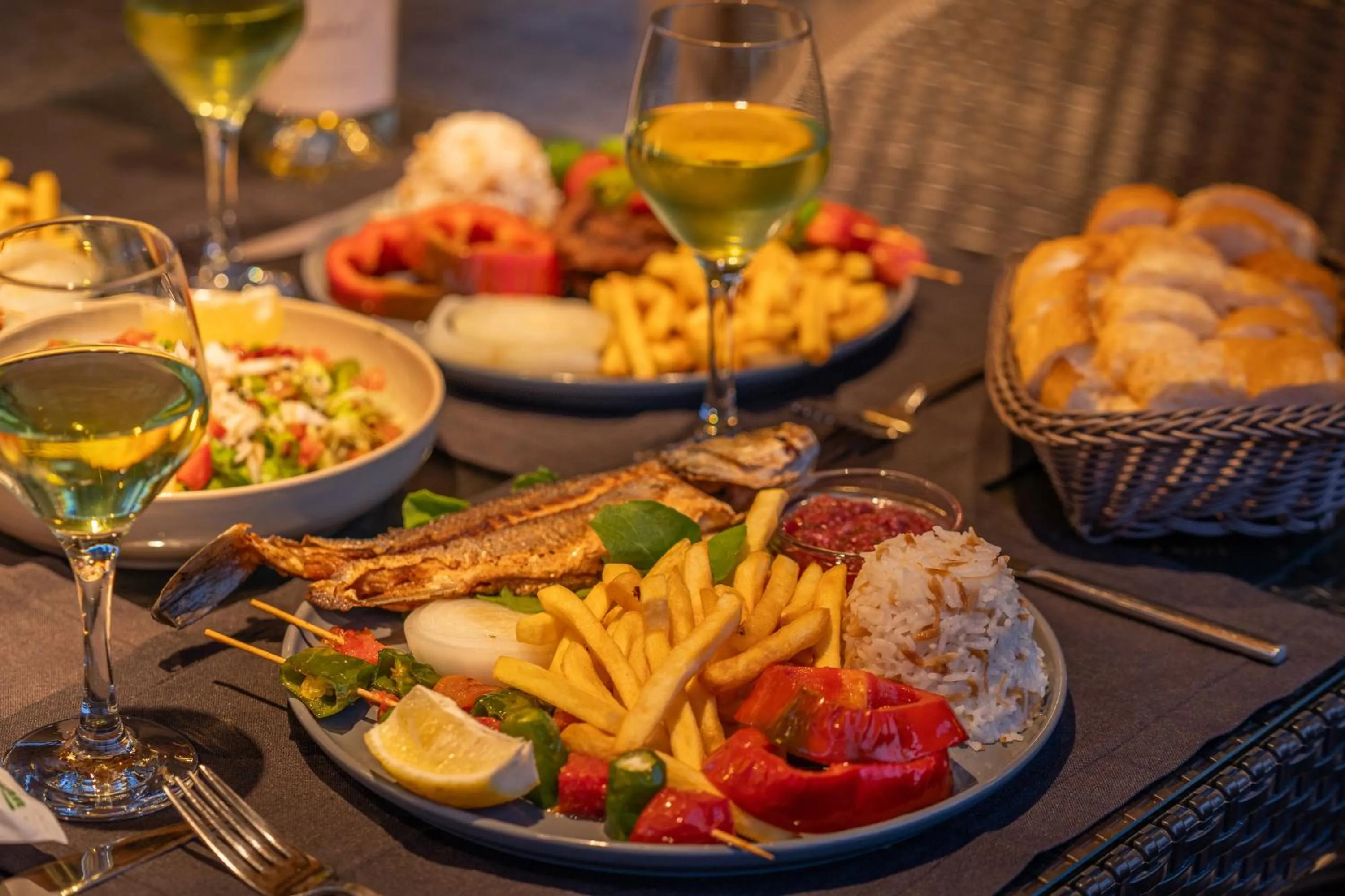 Restaurant/places to eat in Karaöz Sapphire Bungalows