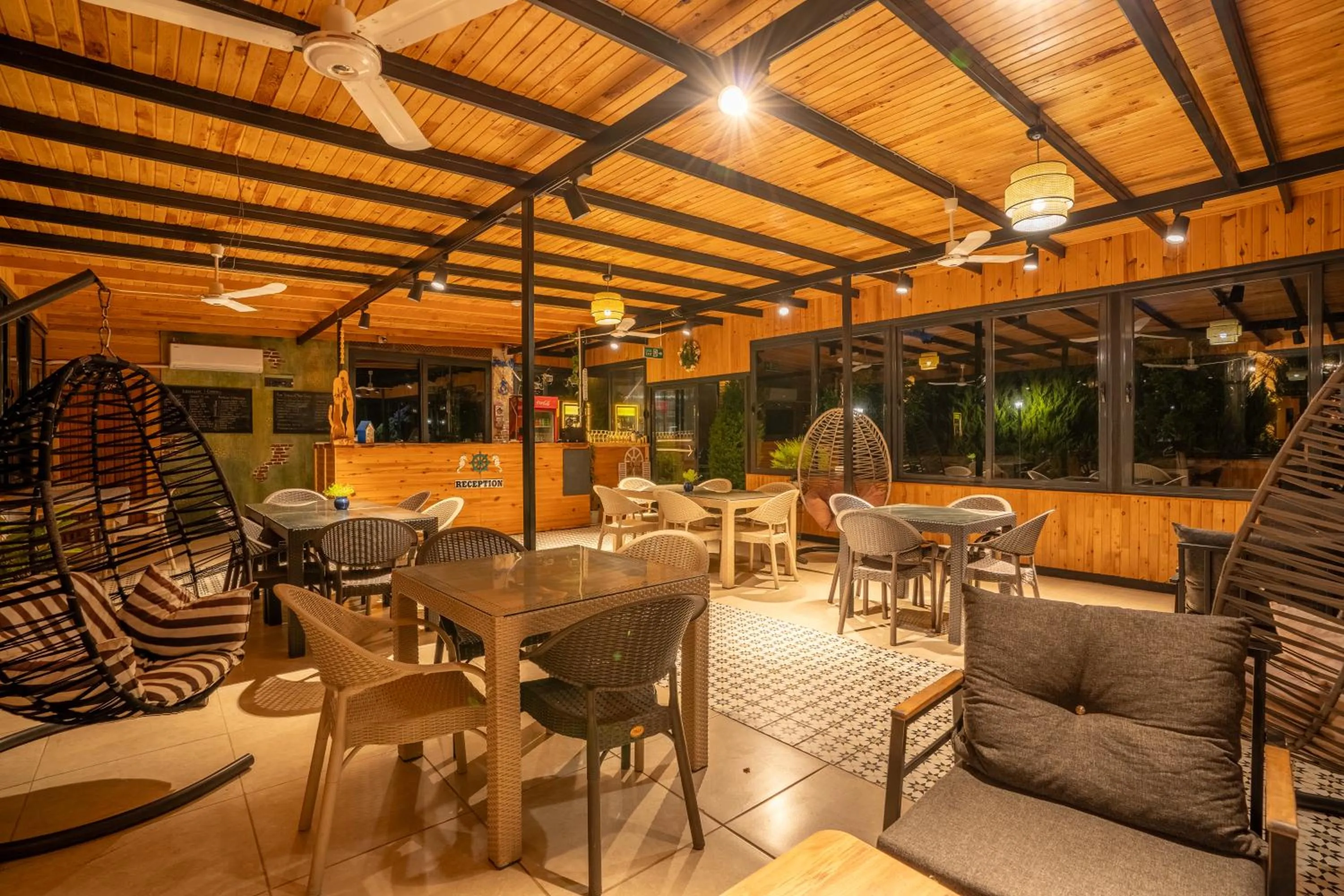 Restaurant/places to eat in Karaöz Sapphire Bungalows